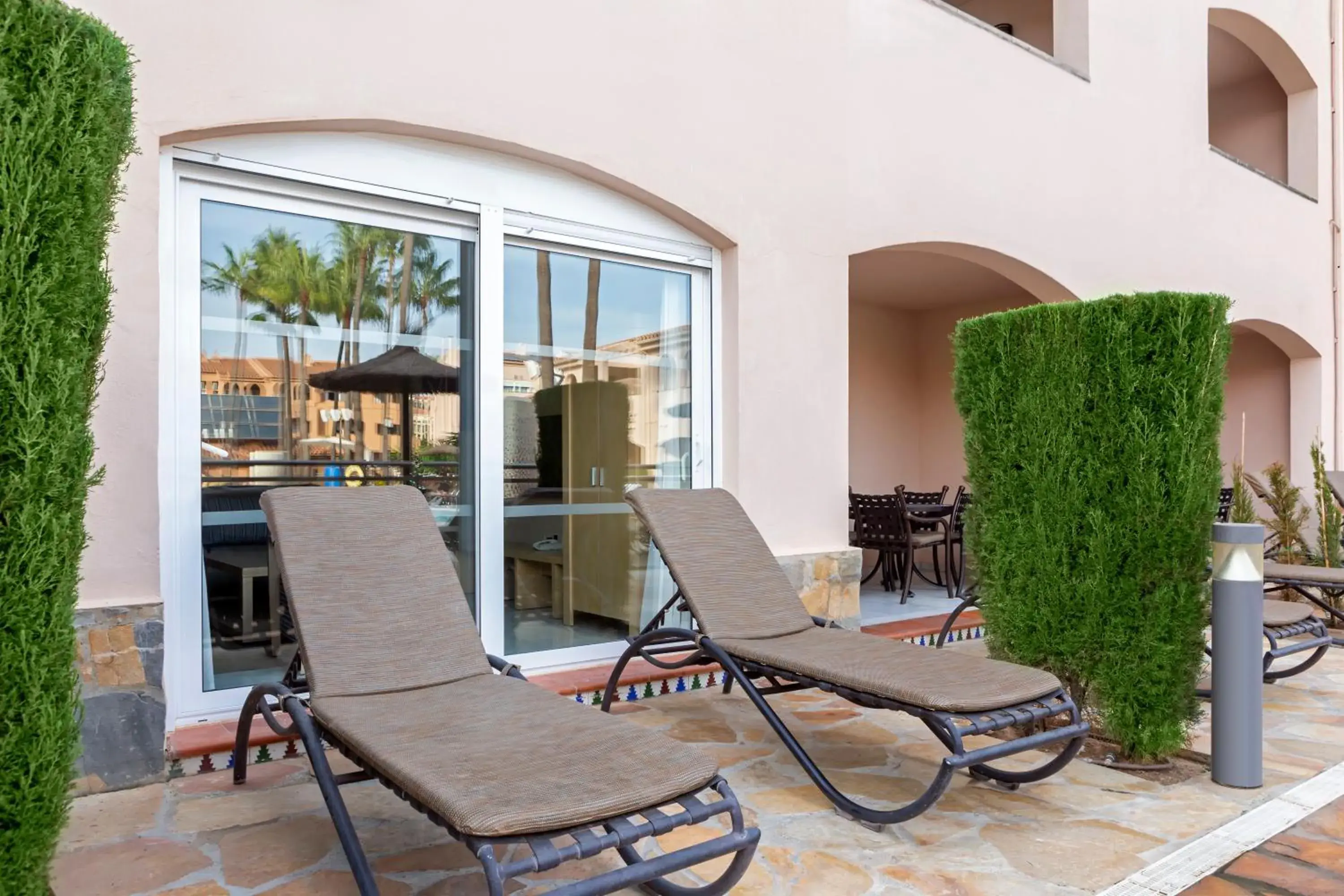 Three-Bedroom Apartment in Los Amigos Beach Club Three-Bedroom Apartment in Los Amigos Beach Club