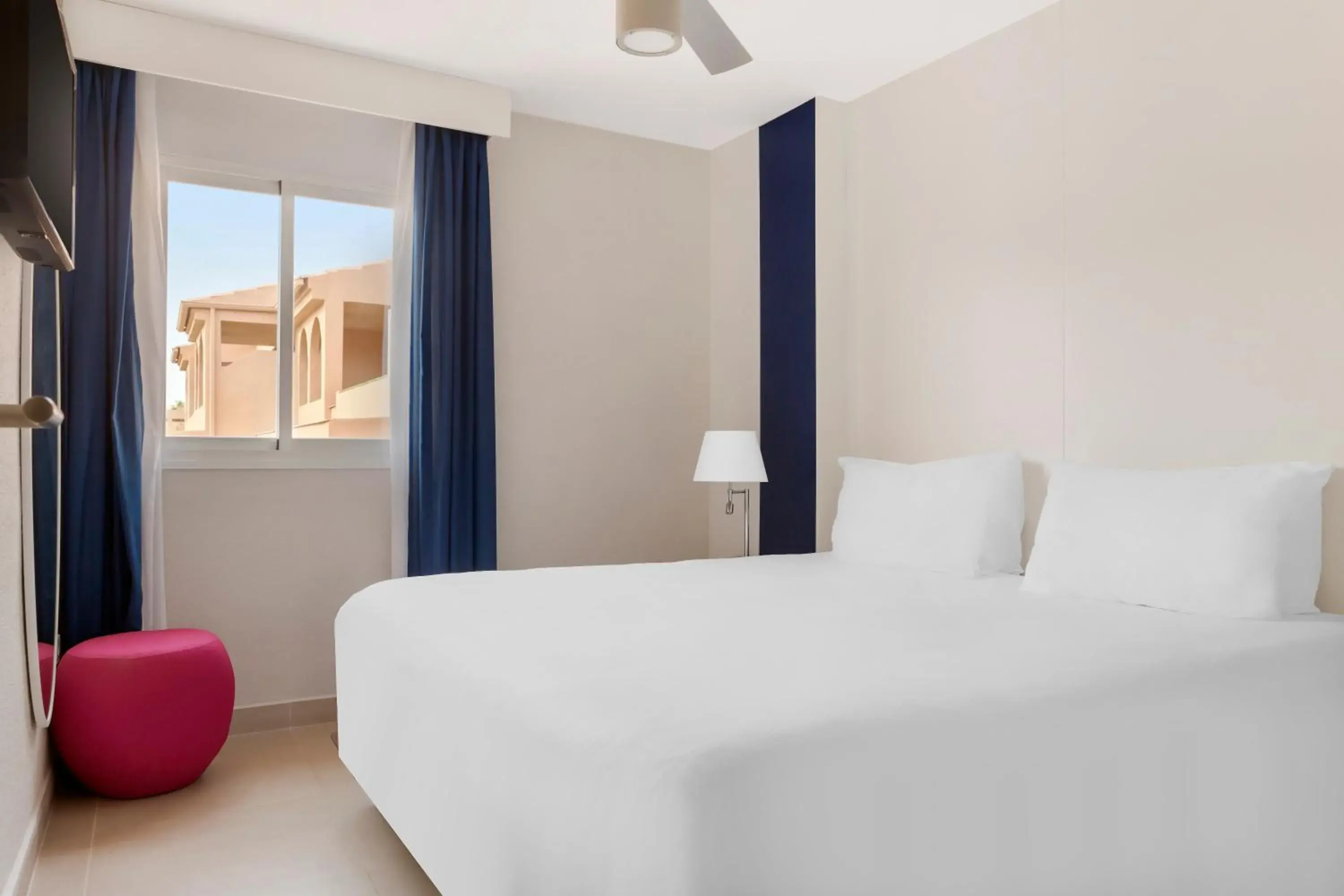 One-Bedroom Apartment in Los Amigos Beach Club One-Bedroom Apartment in Los Amigos Beach Club