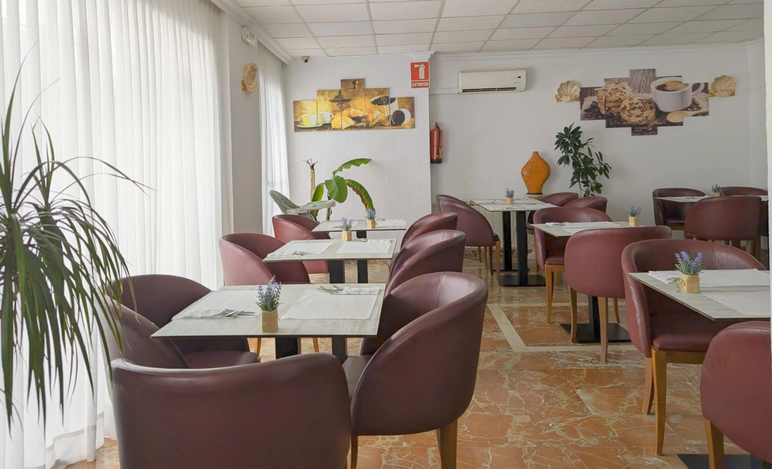 Restaurant/places to eat in Hotel Medium Claramar
