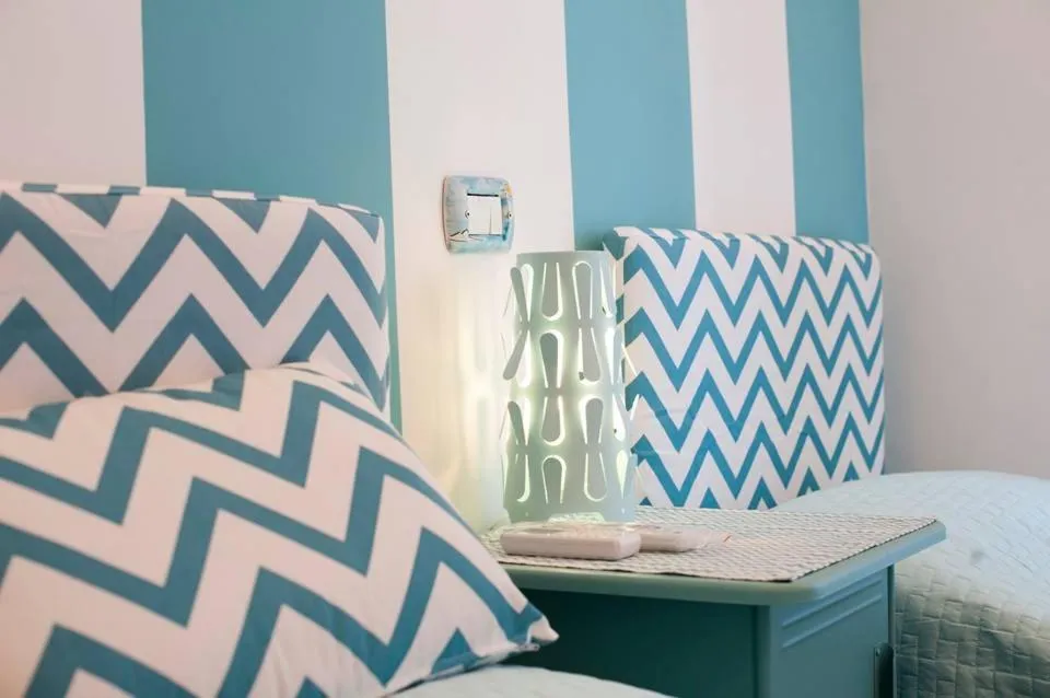 Decorative detail, Bed in O' Paese E Masaniello