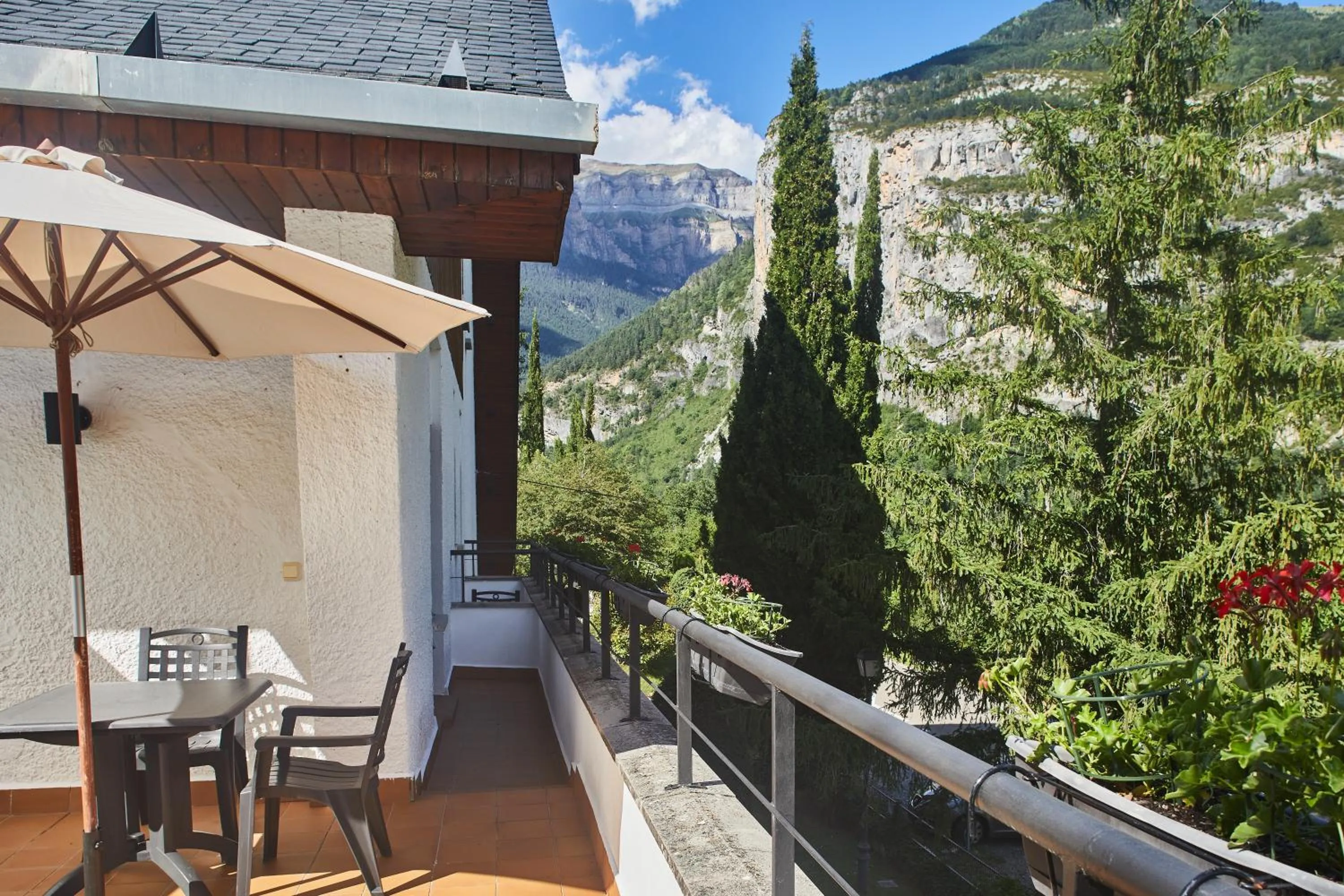 Balcony/Terrace in Silken Ordesa
