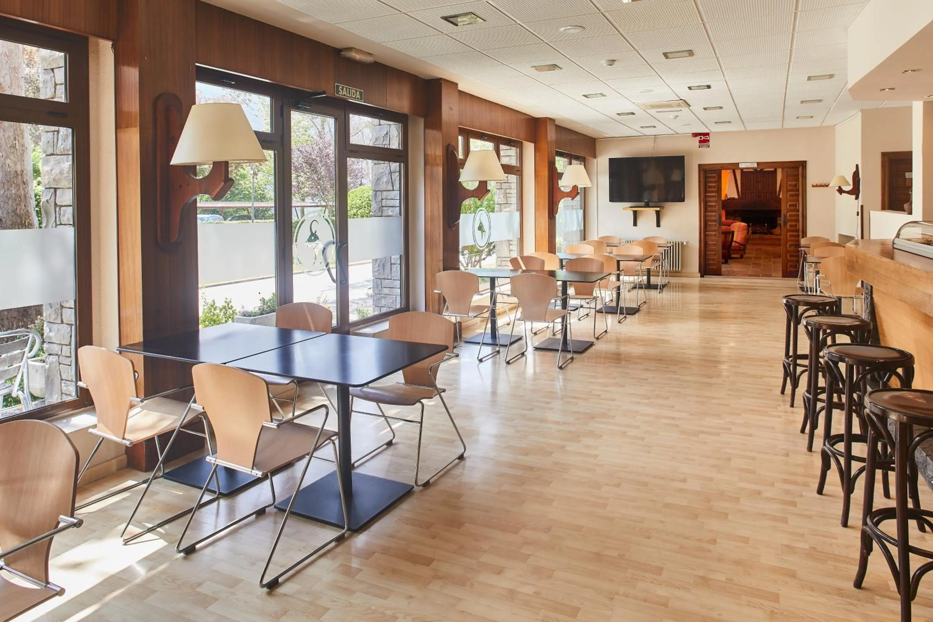 Coffee/tea facilities in Silken Ordesa