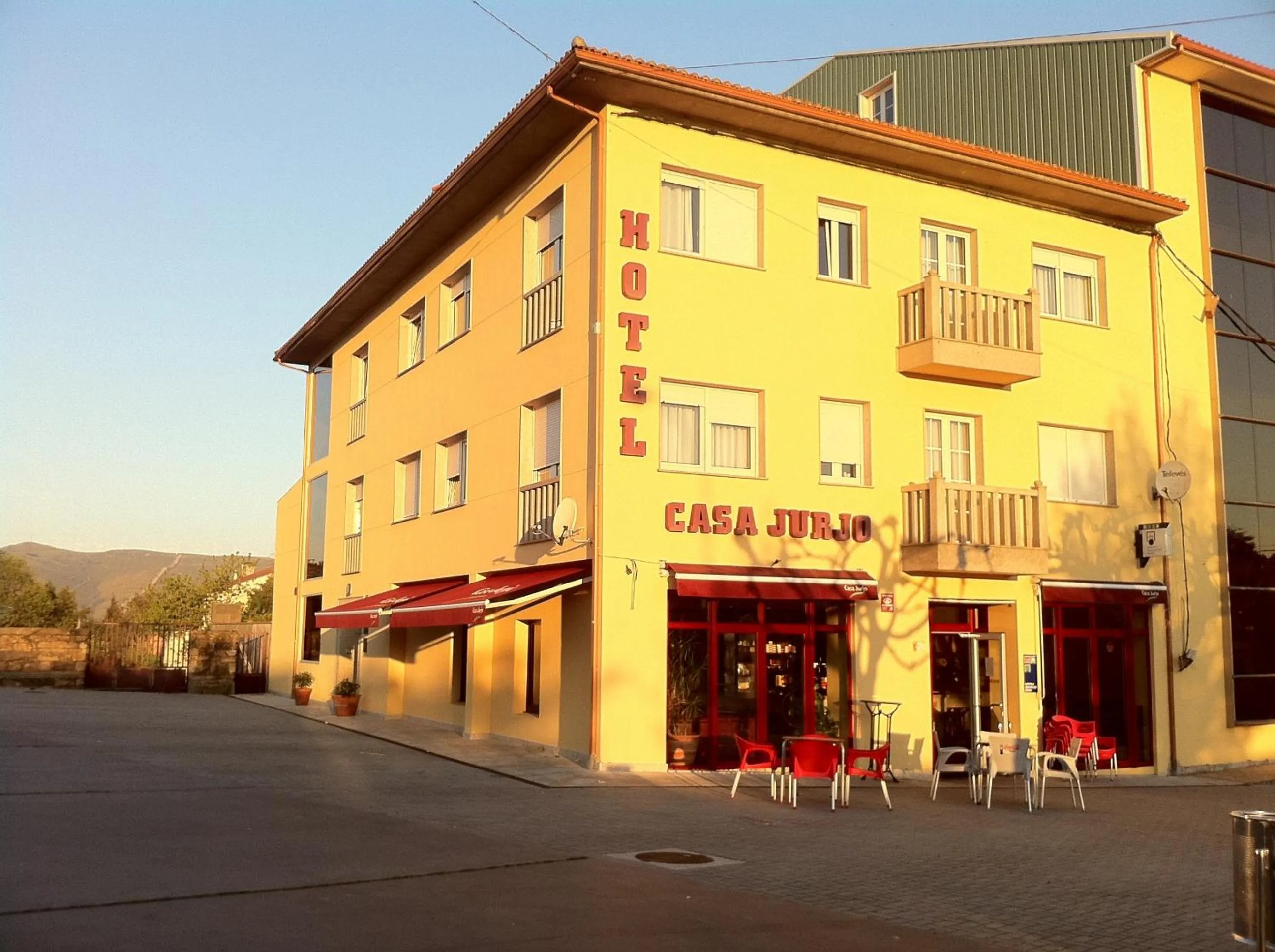 Facade/entrance in Hotel Casa Jurjo