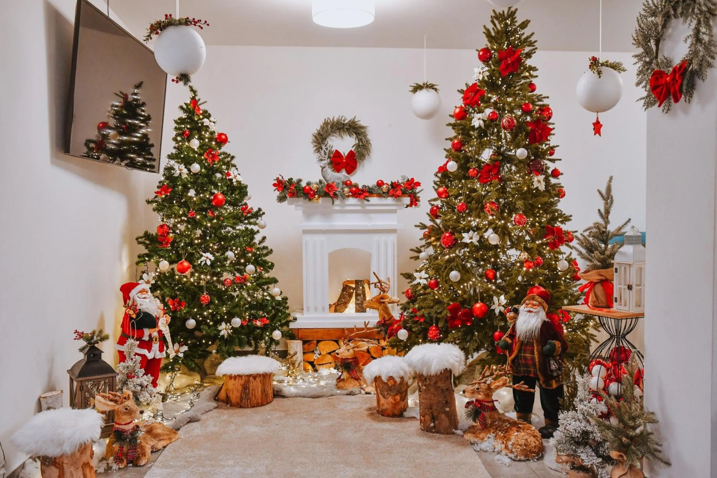 Communal lounge/ TV room in Hotel Alkar