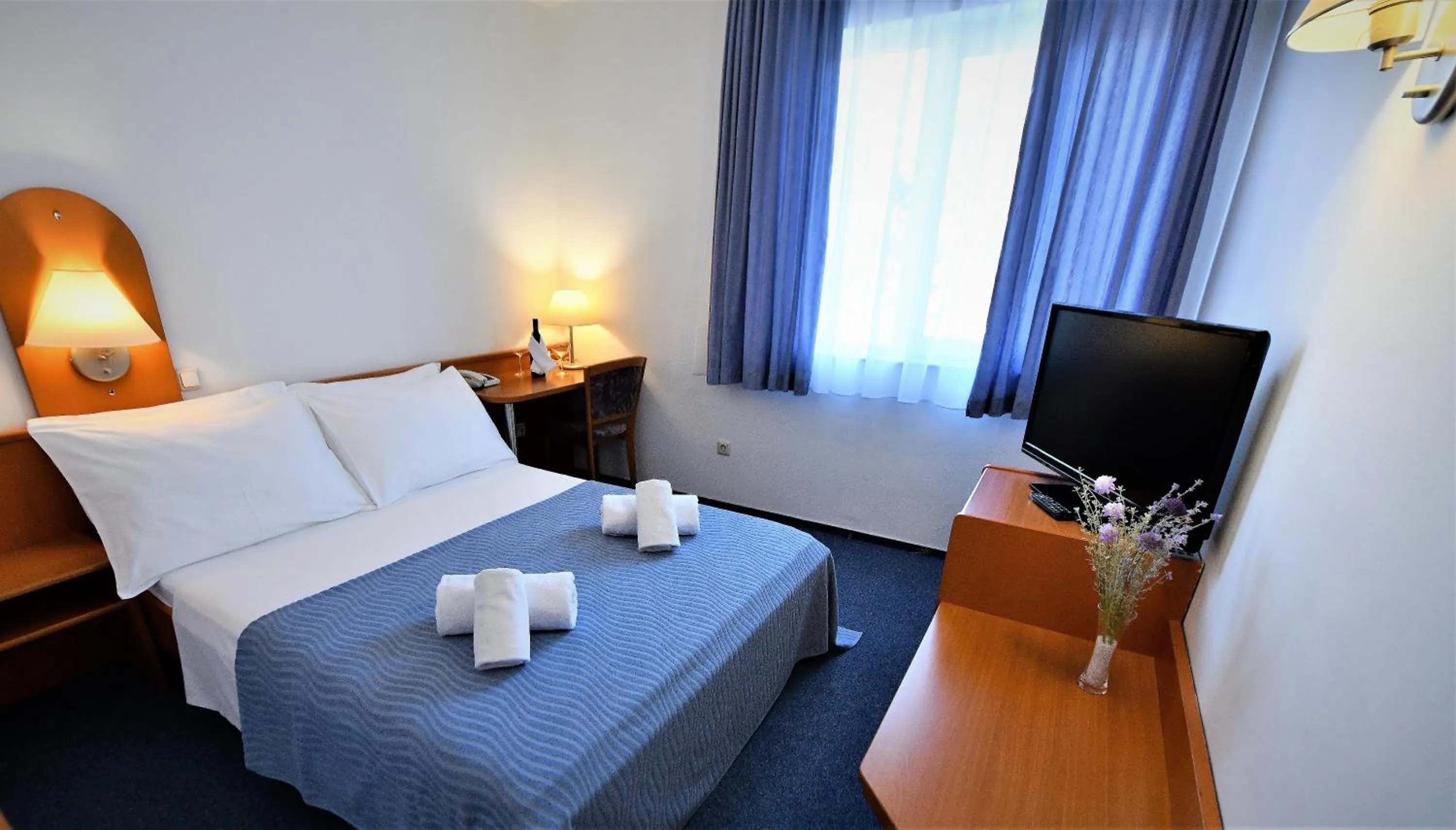 Bedroom, Bed in Hotel Alkar