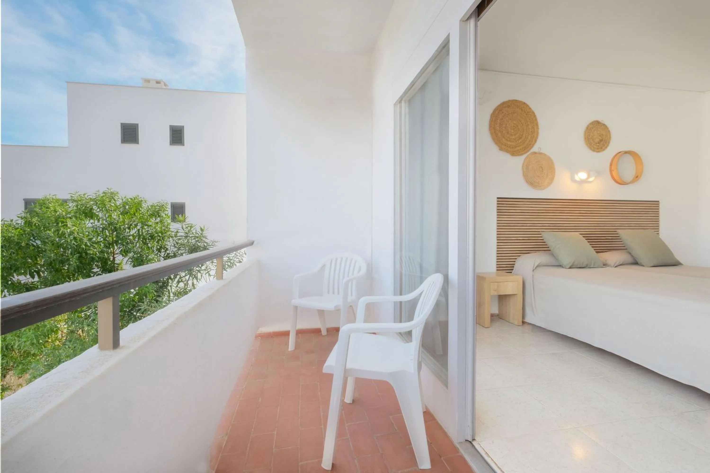 Bedroom, Bed in azuLine Hotel Mediterráneo
