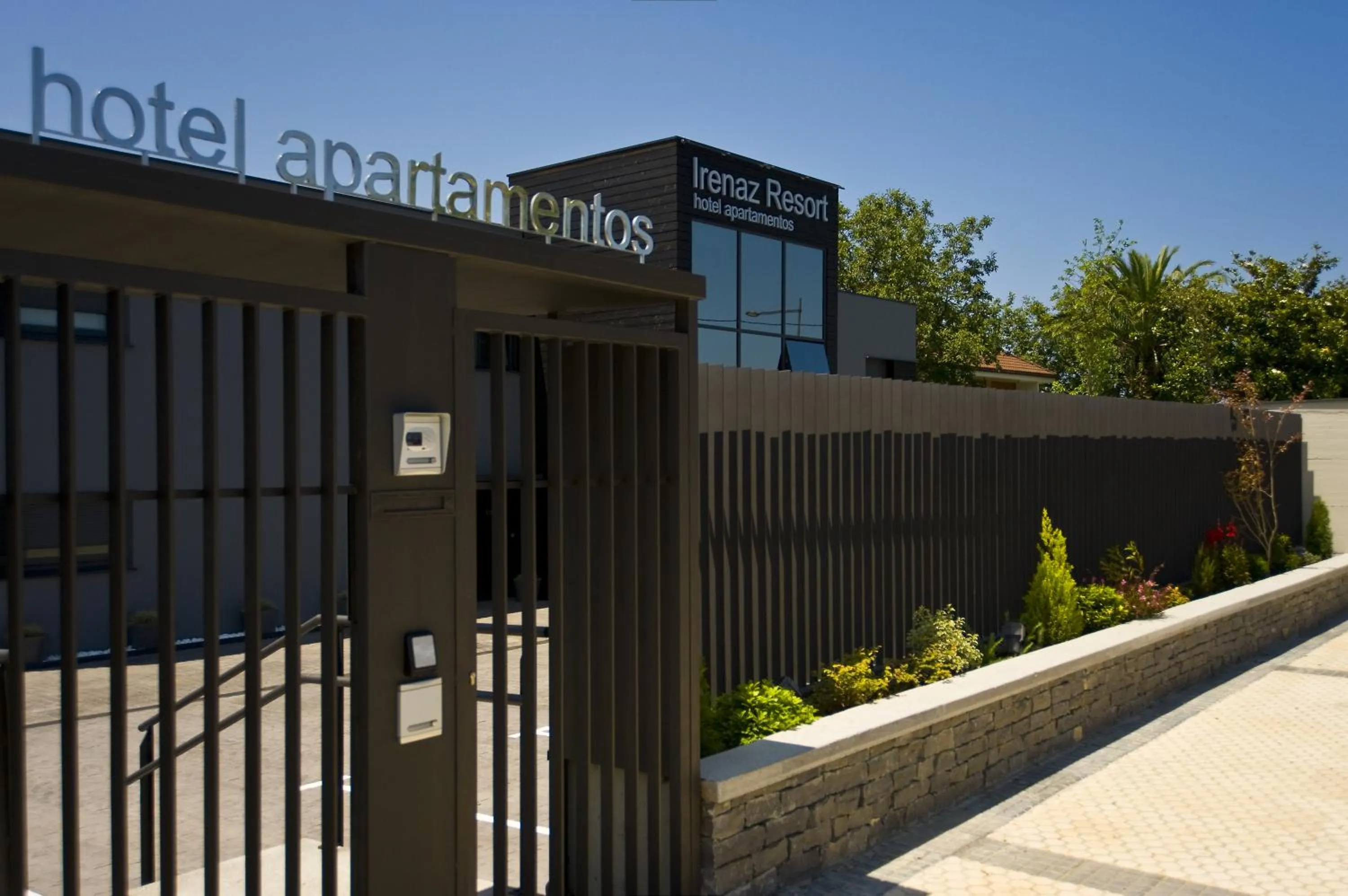 Property building in Irenaz Resort Apartamentos