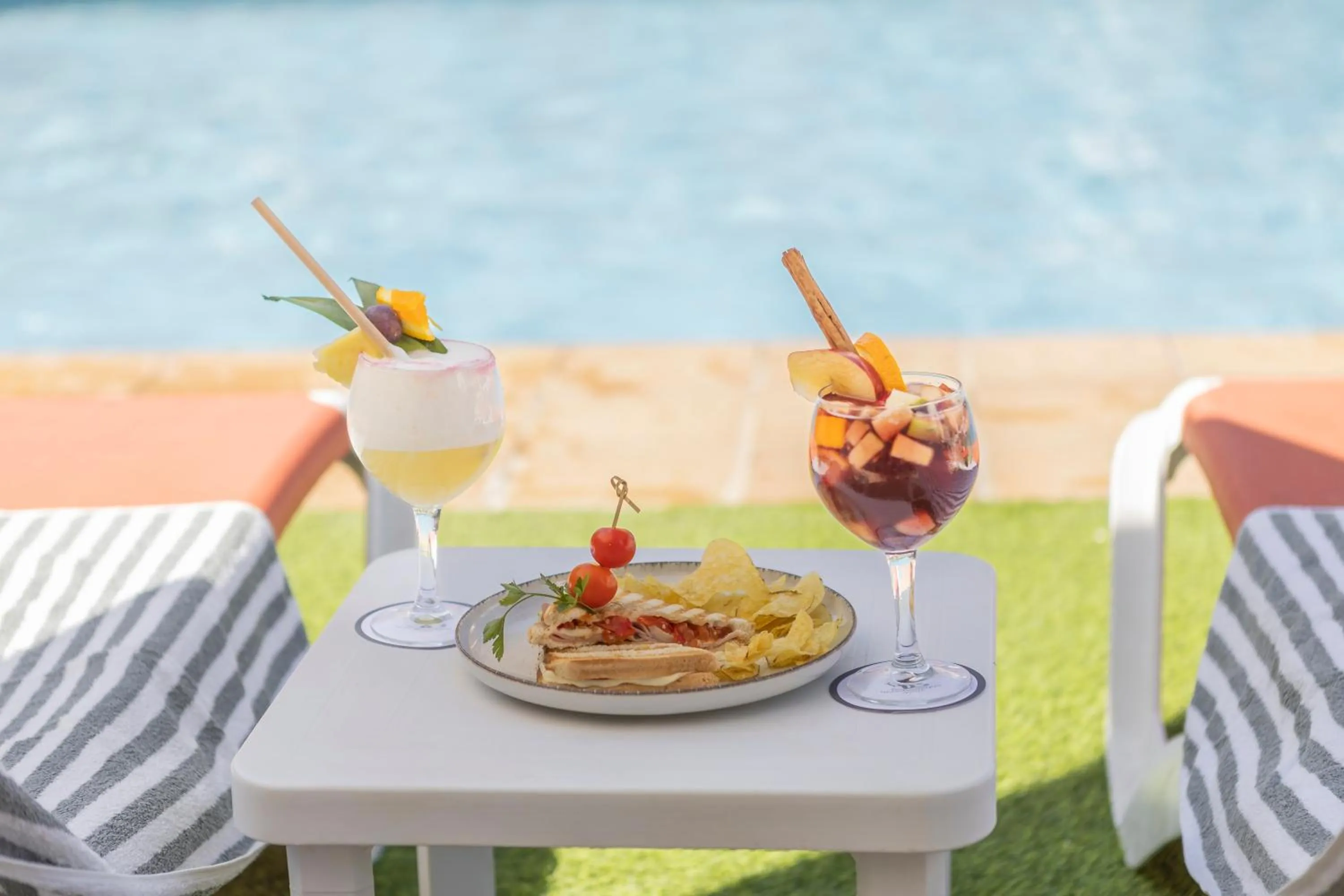 Swimming pool in Moon Dreams Fuengirola