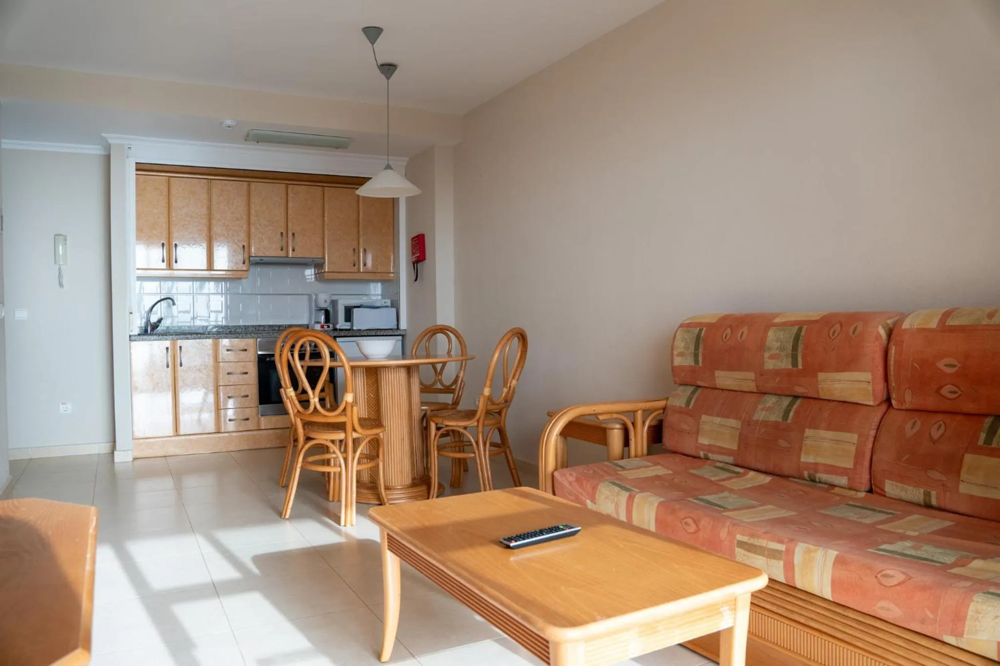 Kitchen or kitchenette in Apartamentos Ambar Beach Unitursa