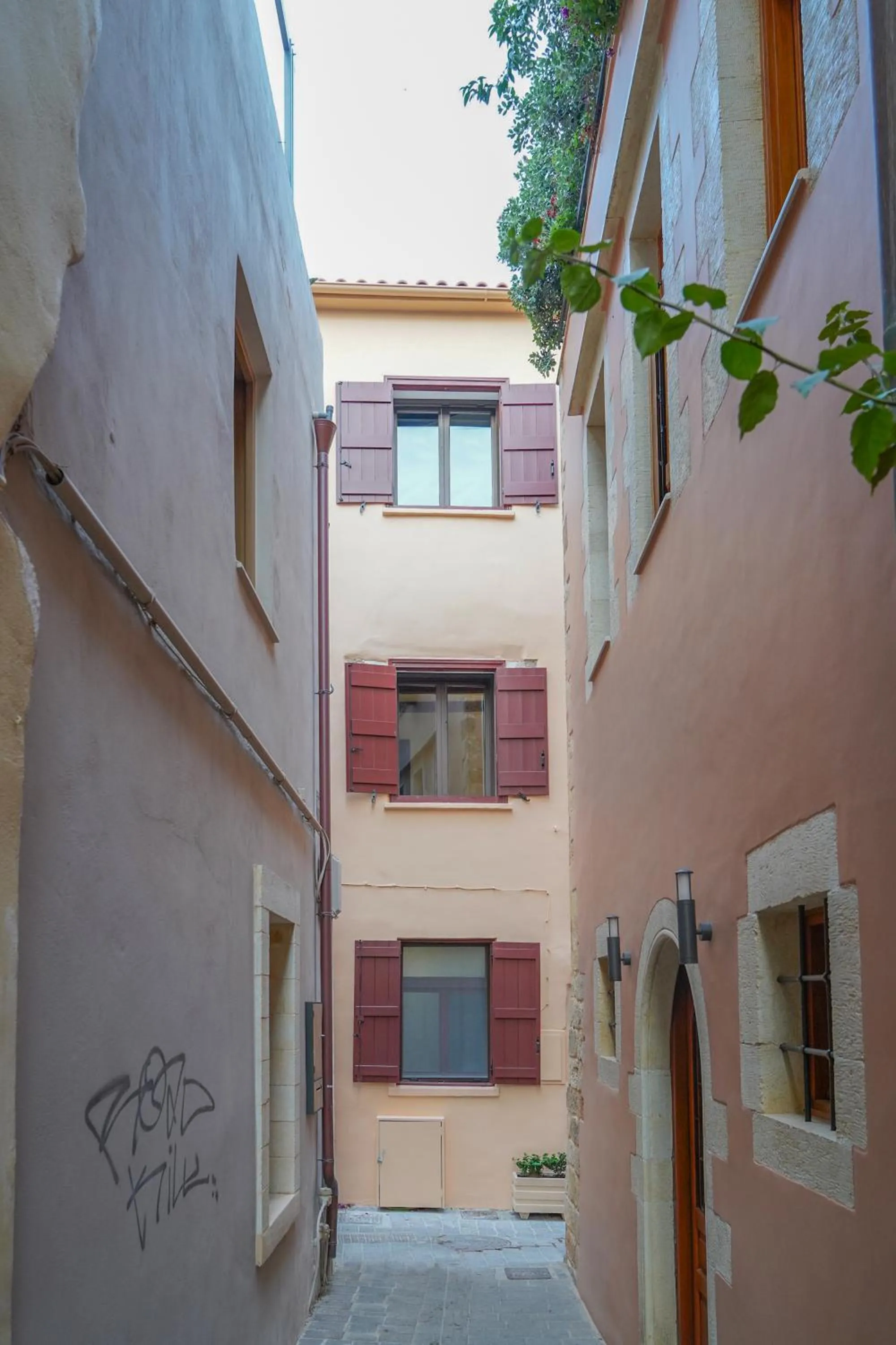 Property building in Venetian Palace Chania