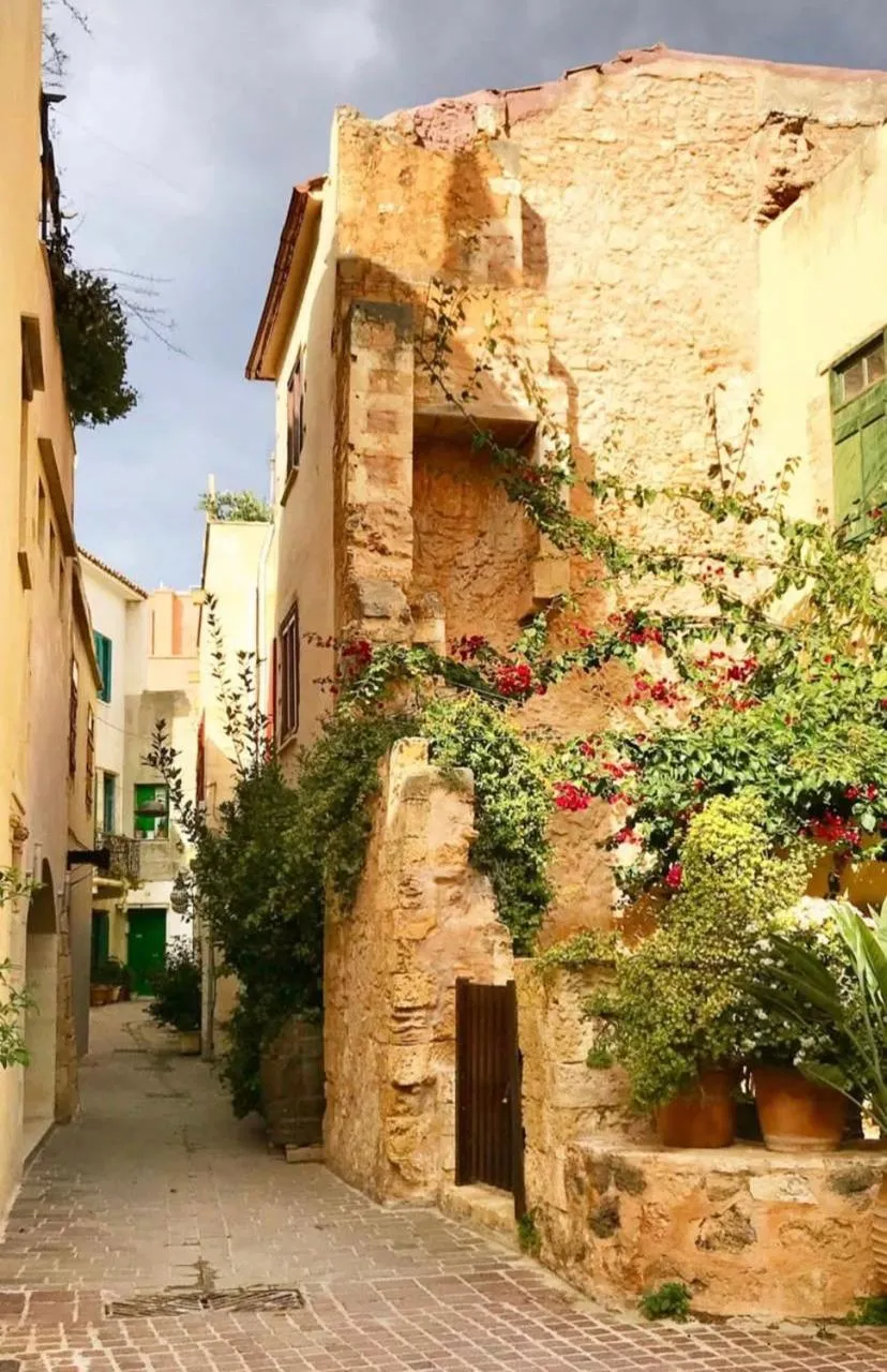 Property building in Venetian Palace Chania
