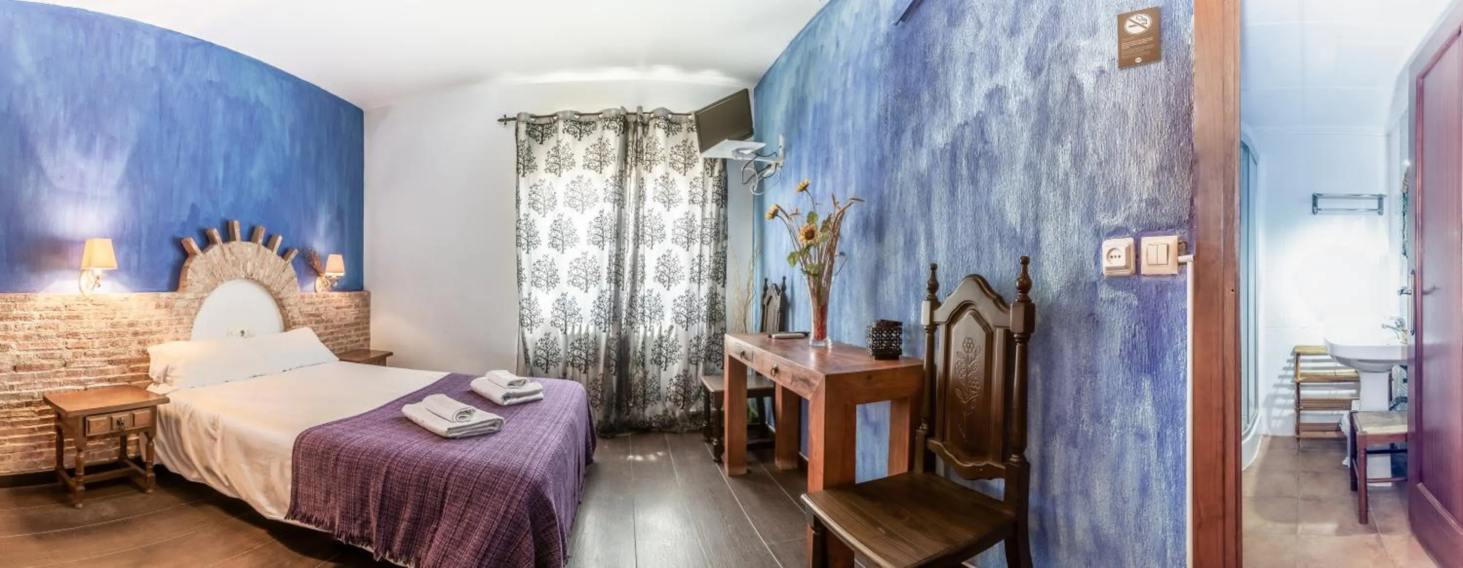 Photo of the whole room, Bed in Hosteria Tierrallana by Juypehotel