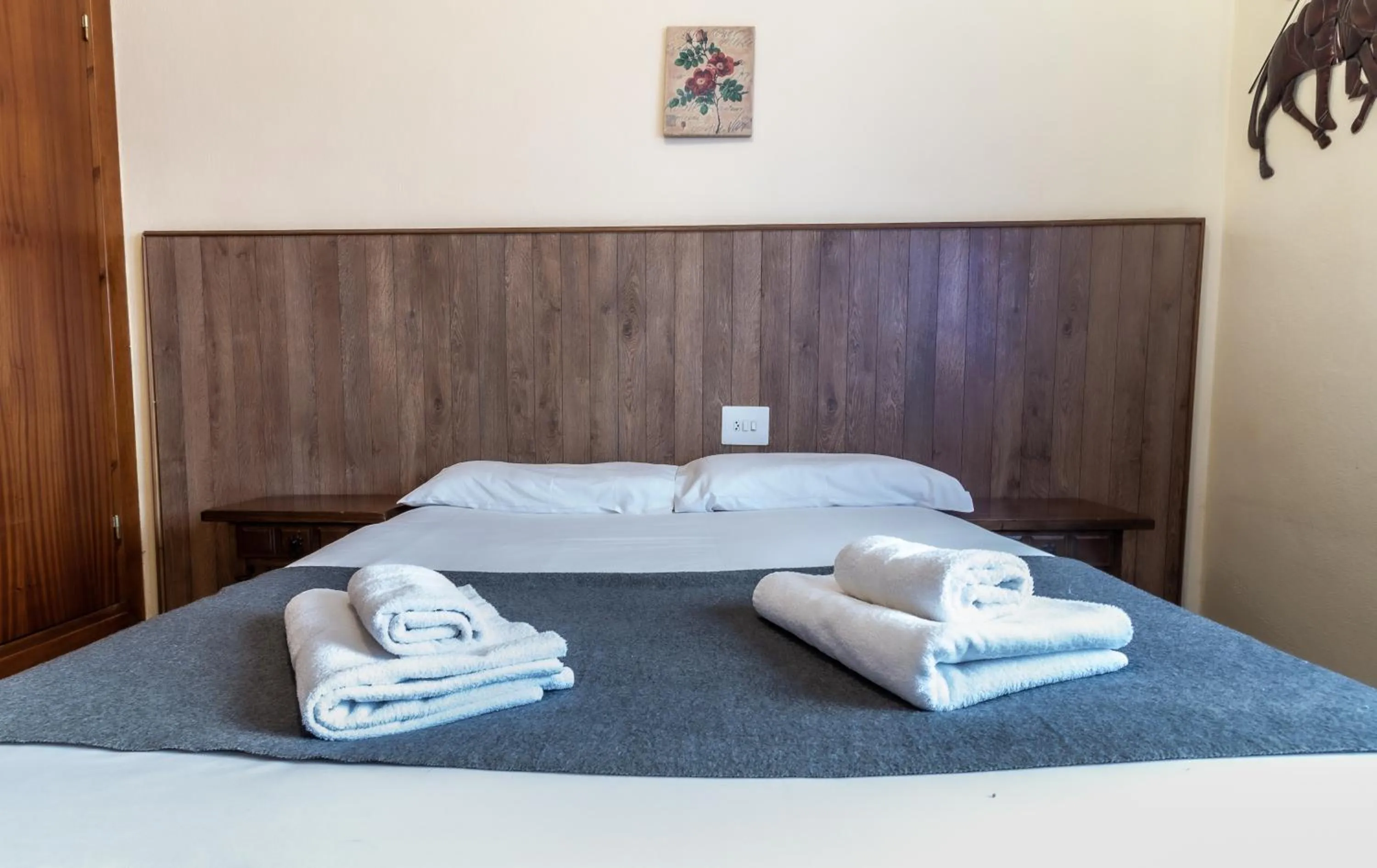 Bed in Hosteria Tierrallana by Juypehotel