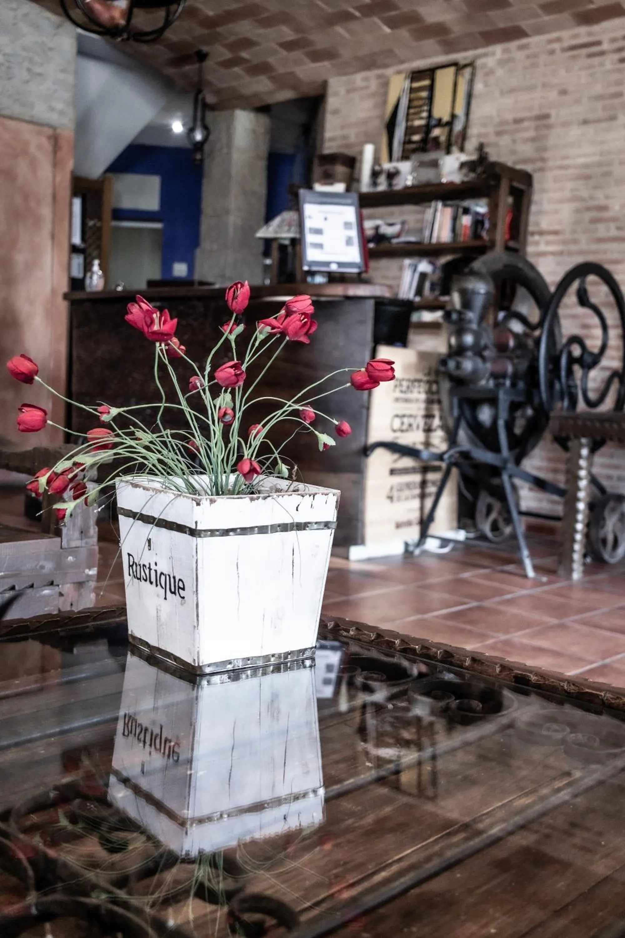 Living room in Hosteria Tierrallana by Juypehotel