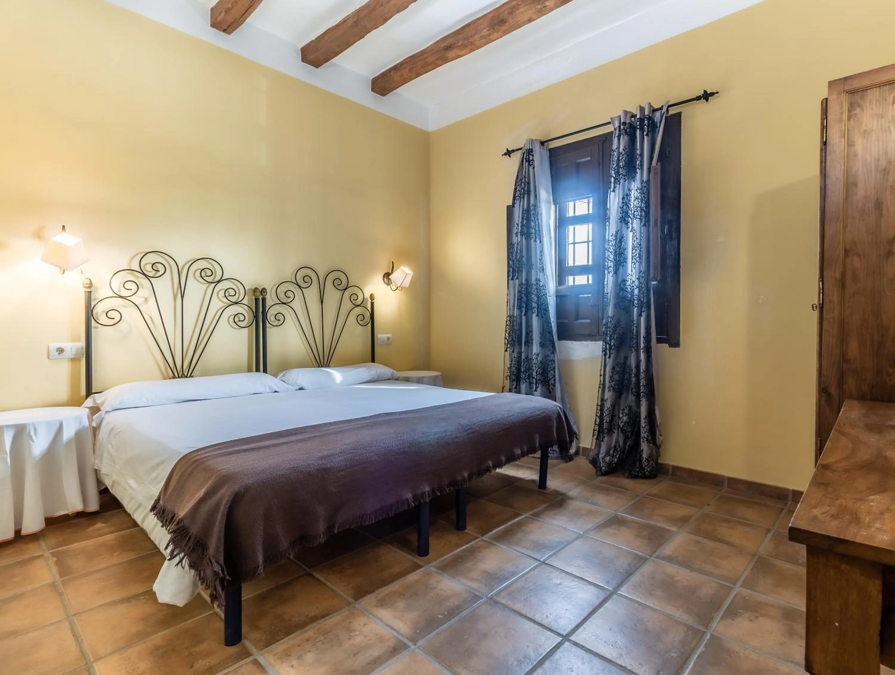 Bed in Hosteria Tierrallana by Juypehotel