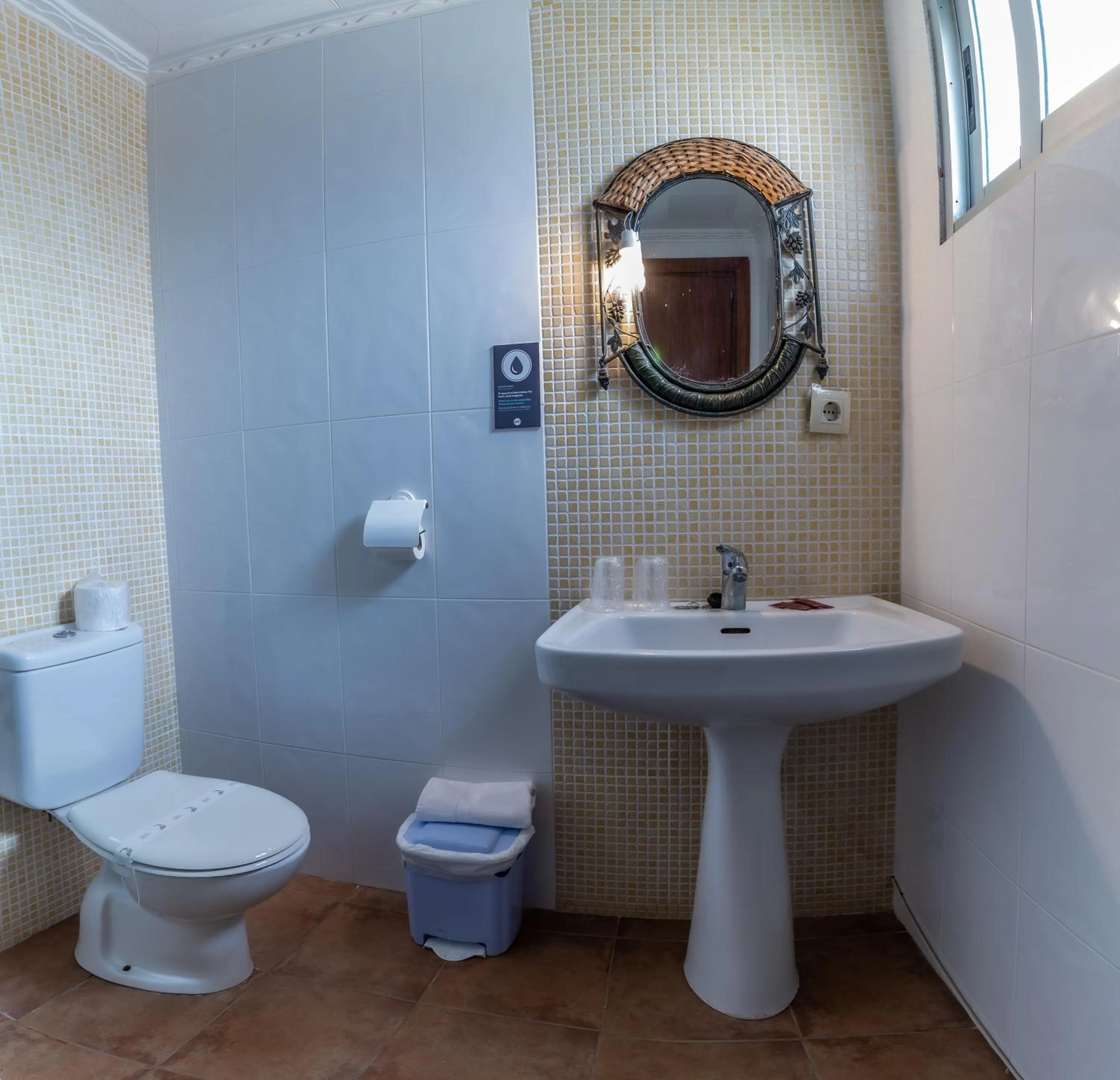 Bathroom in Hosteria Tierrallana by Juypehotel