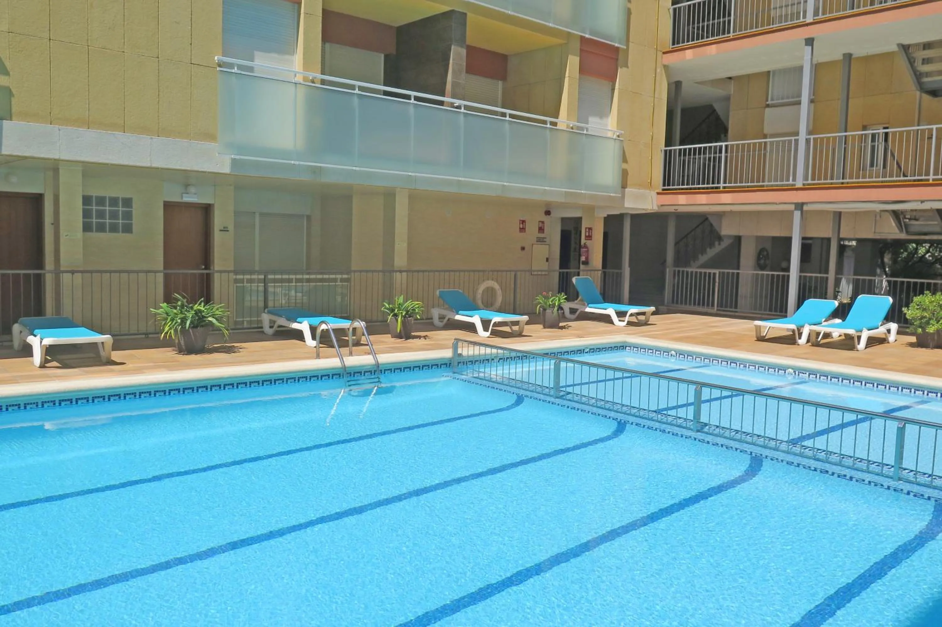 Swimming pool in Apartaments Costa d'Or