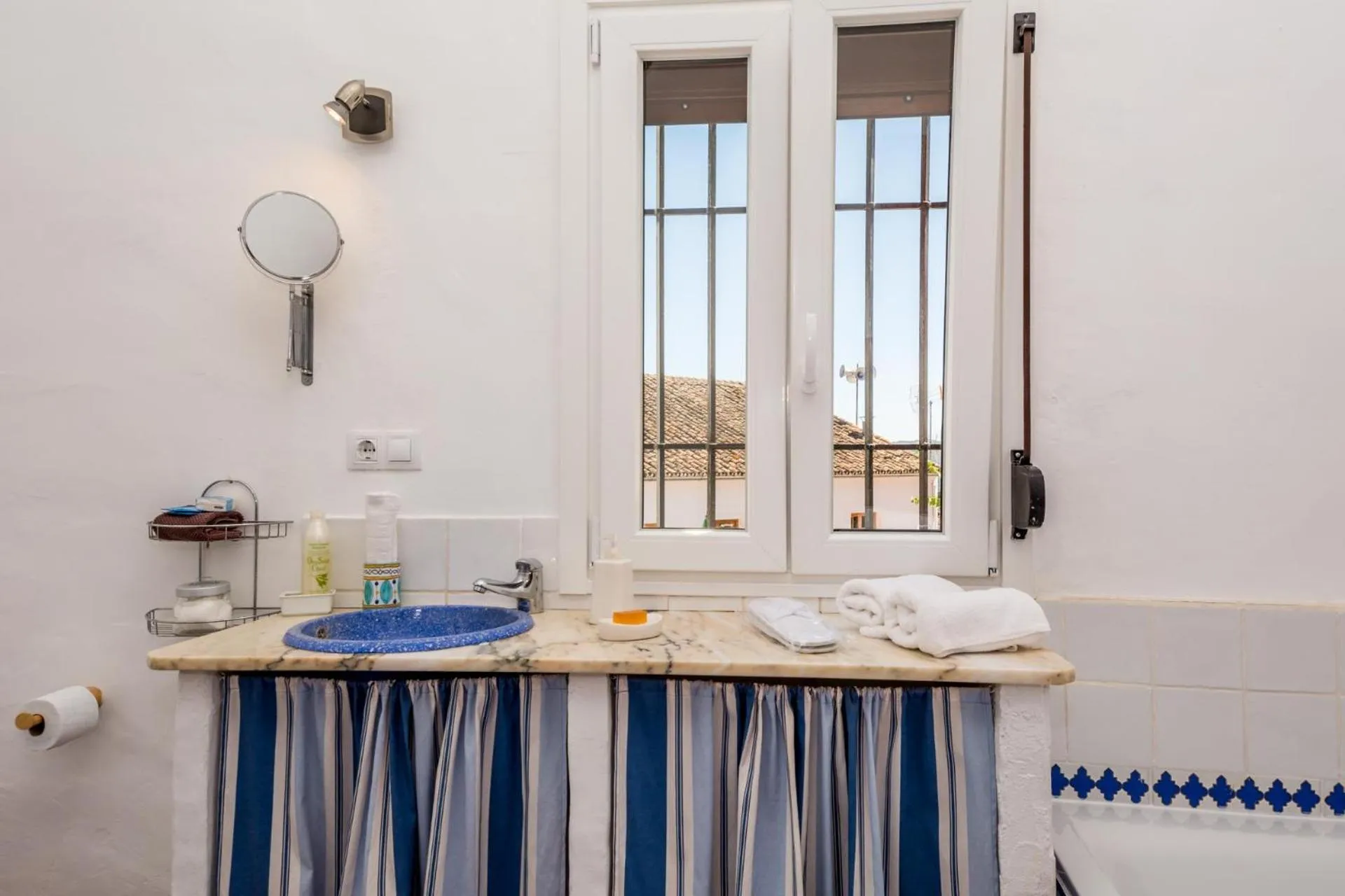 Bathroom in Hotel Los Castaños