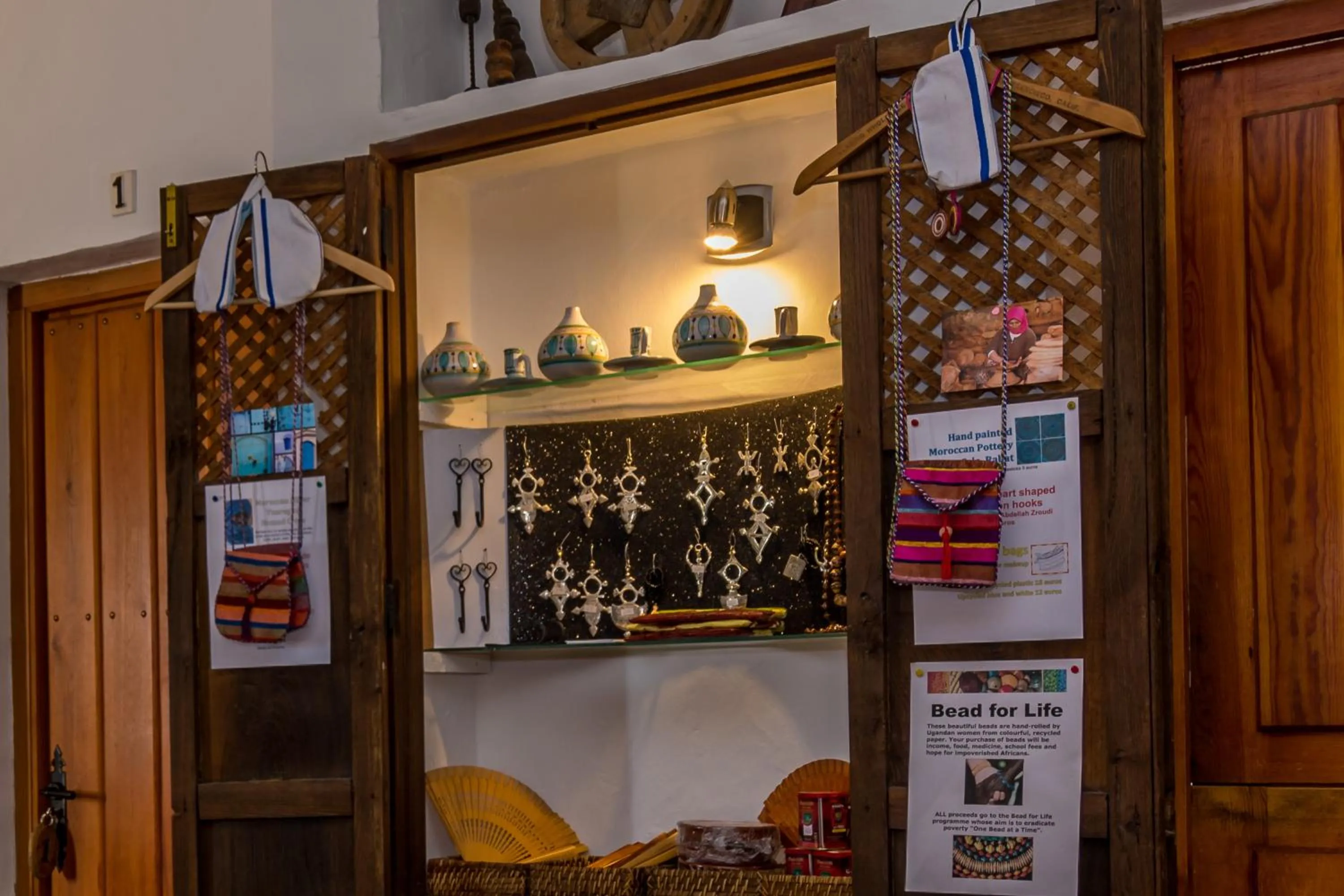 On-site shops in Hotel Los Castaños