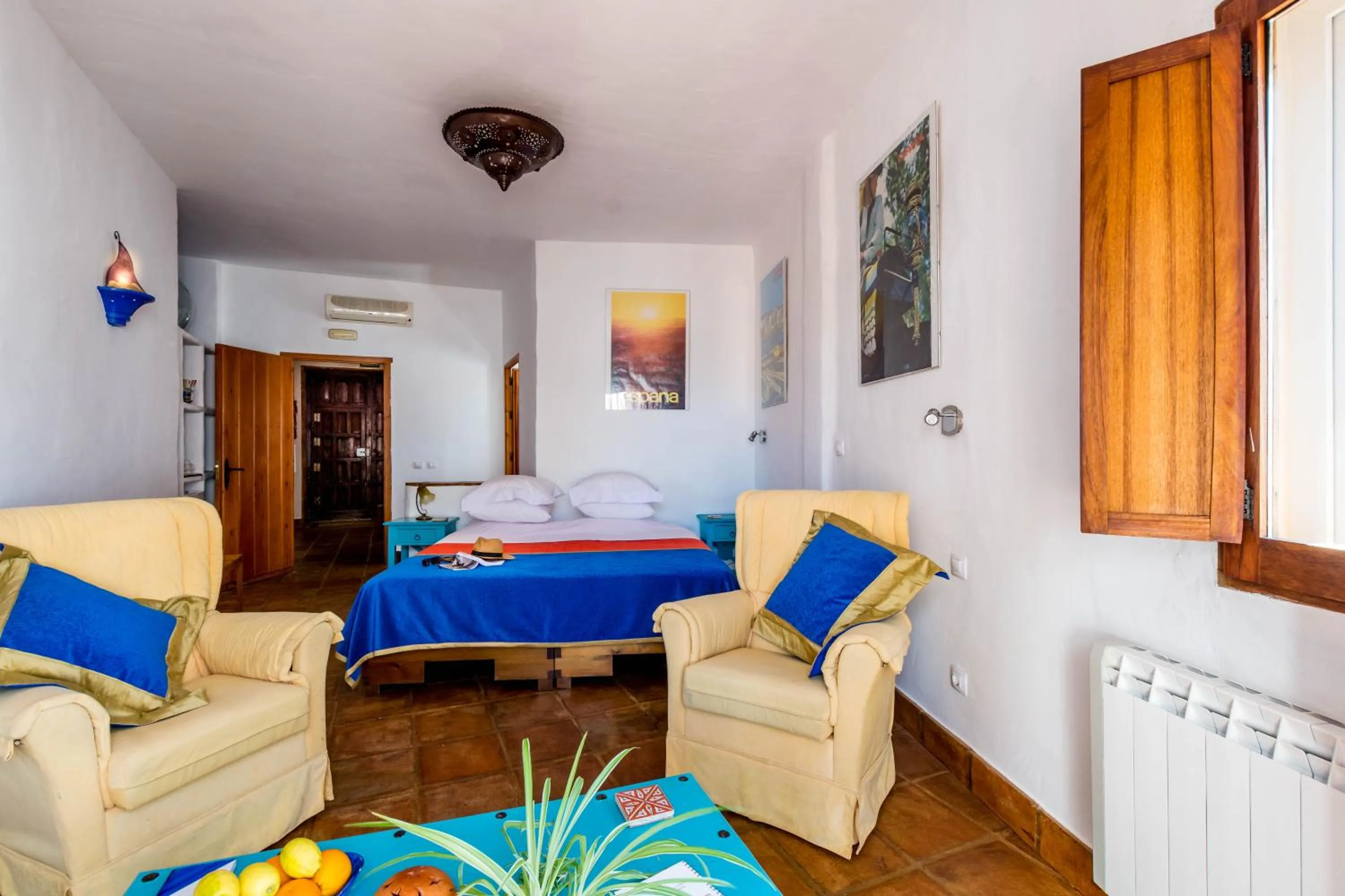 Photo of the whole room in Hotel Los Castaños