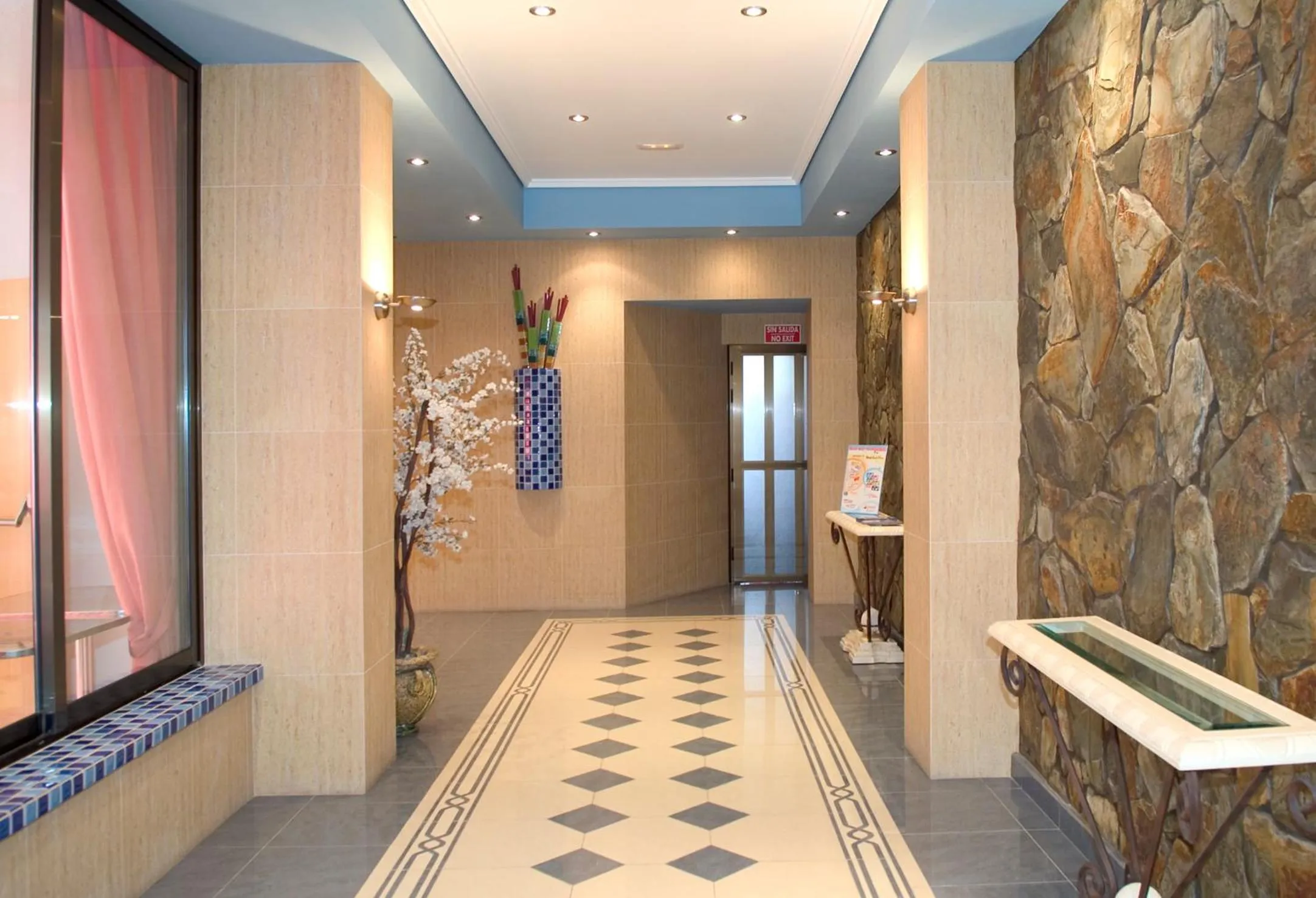 Facade/entrance in Hotel L'Escala