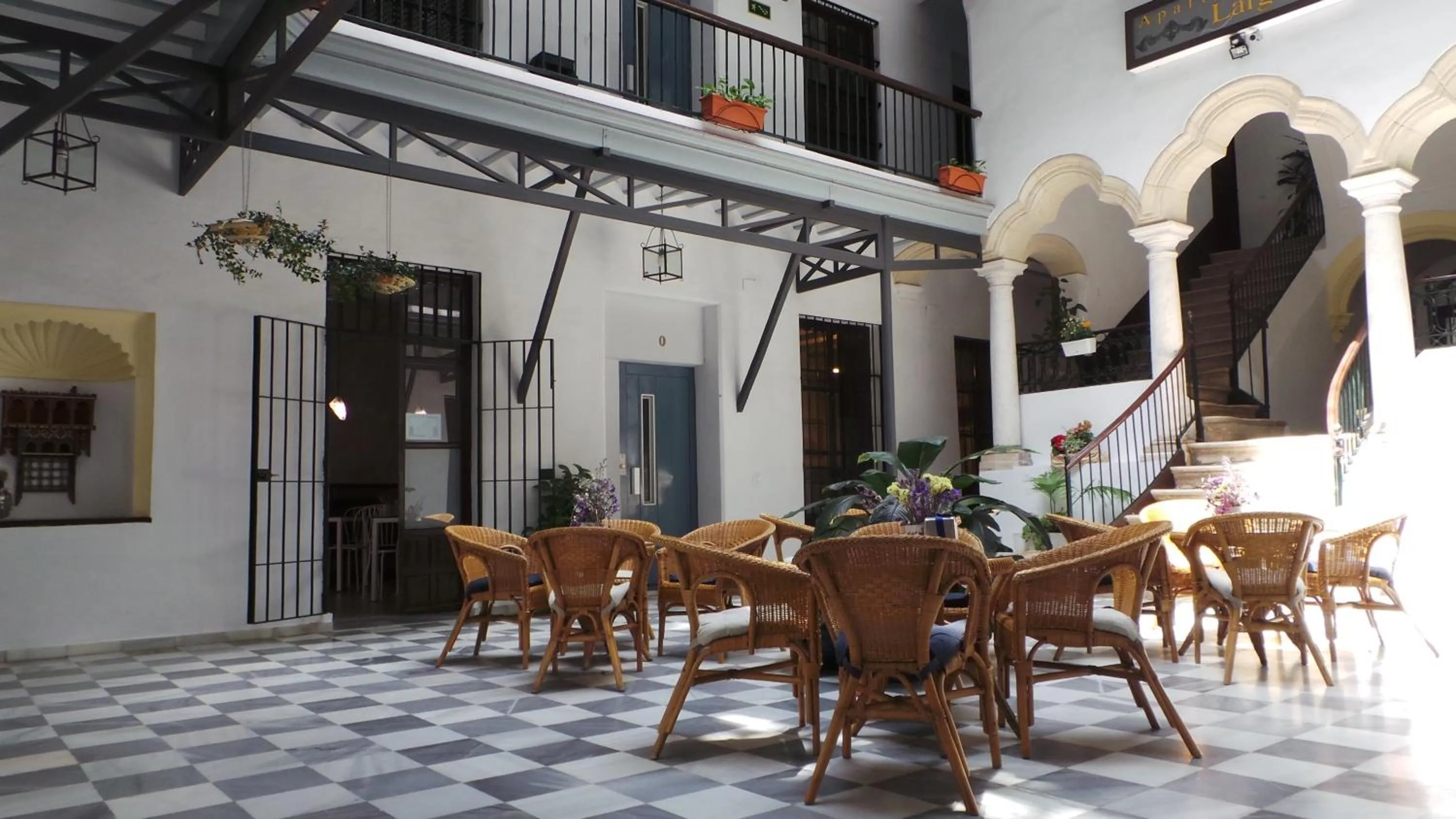 Patio in Apartamentos Larga 70