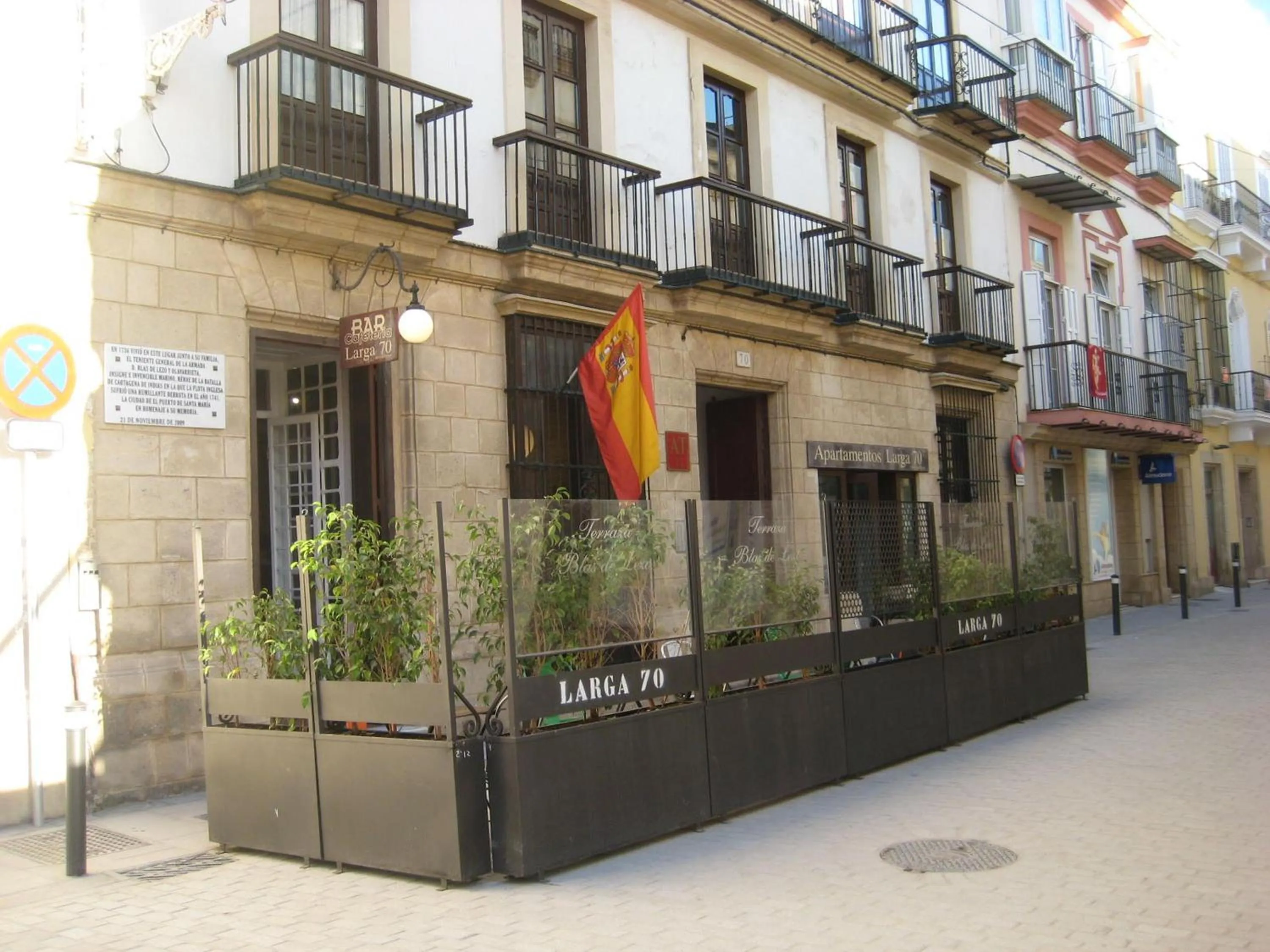 Area and facilities in Apartamentos Larga 70