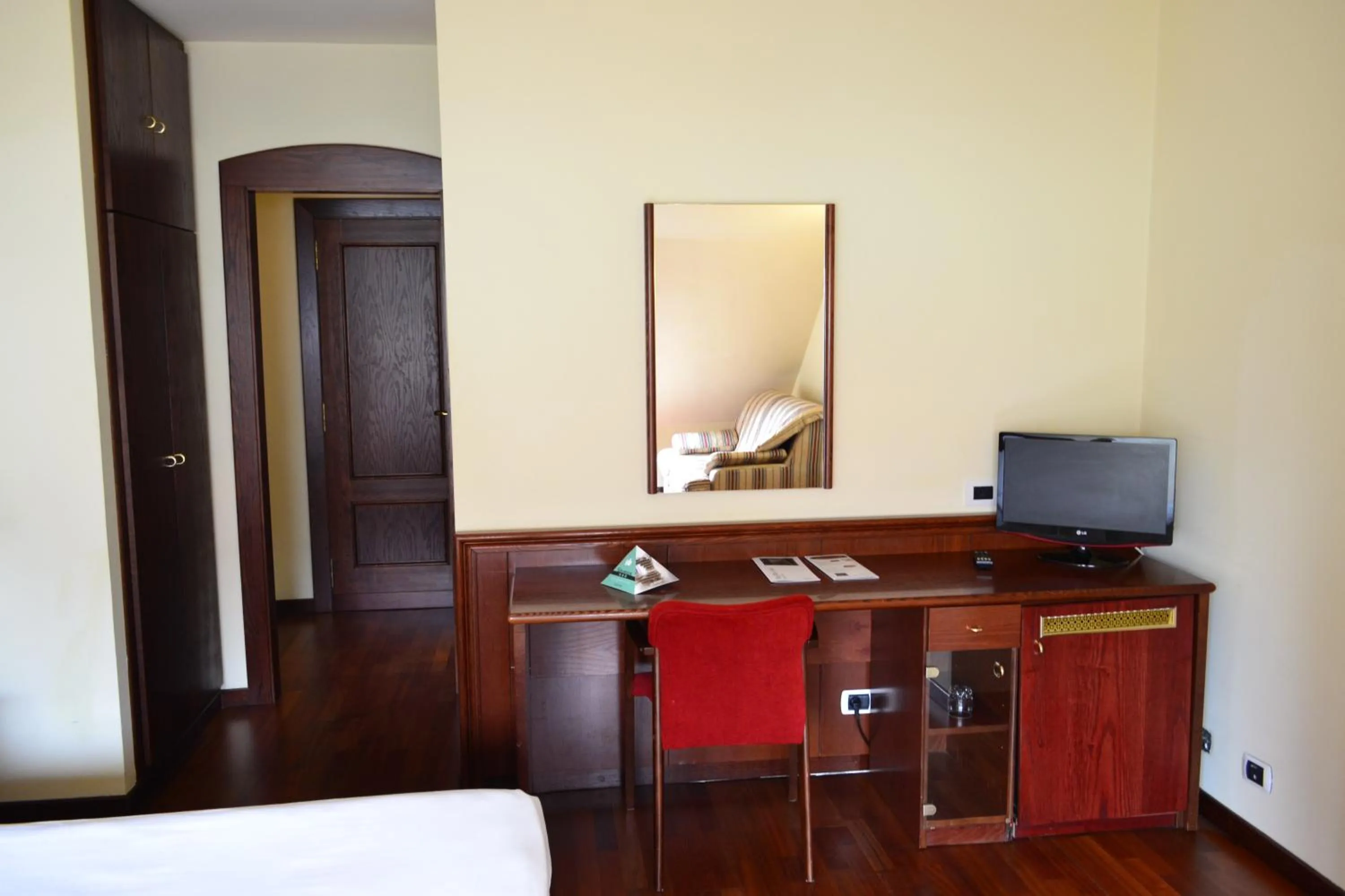 TV and multimedia in Hotel Alda El Suizo