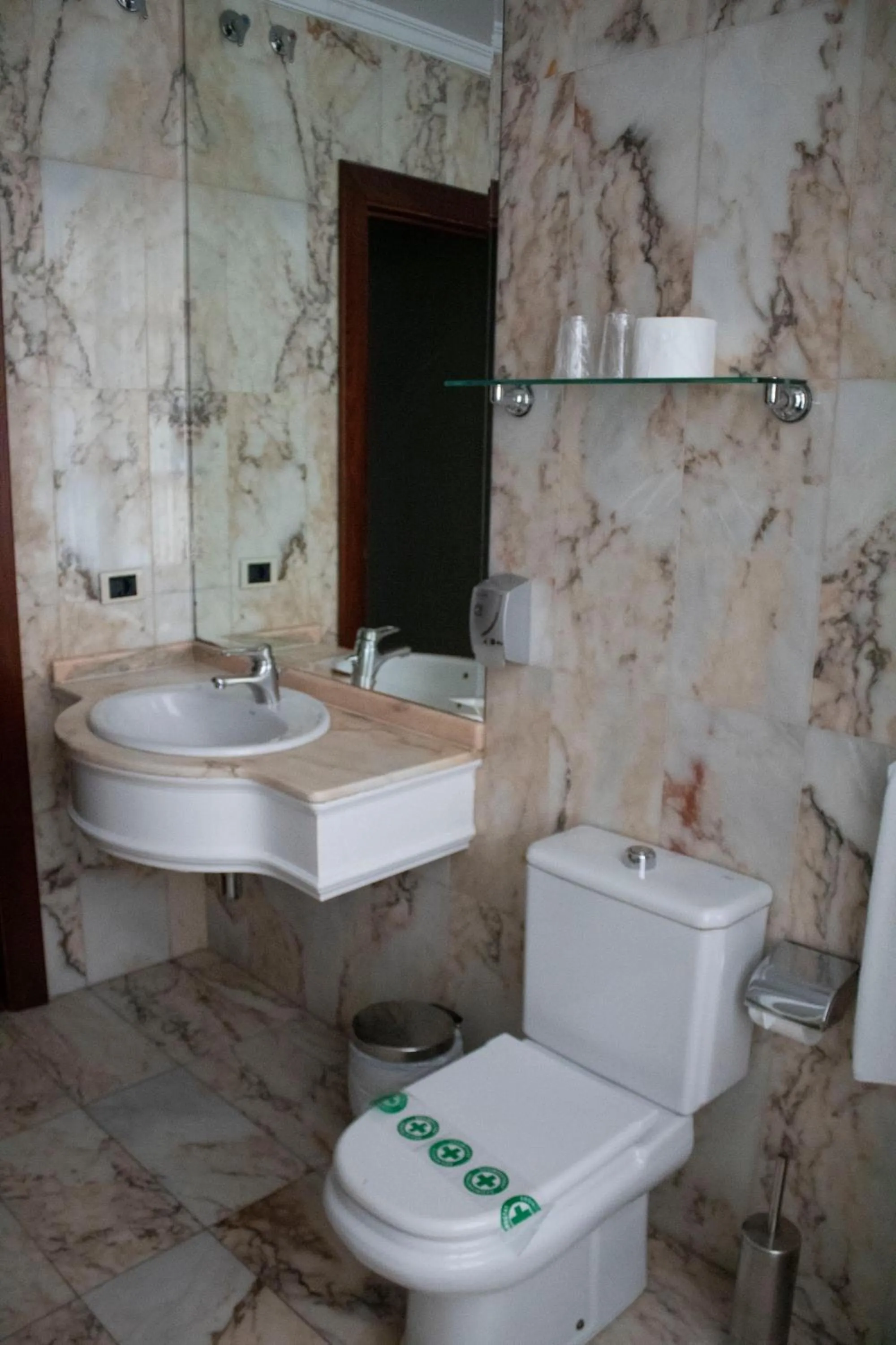 Bathroom in Hotel Alda El Suizo