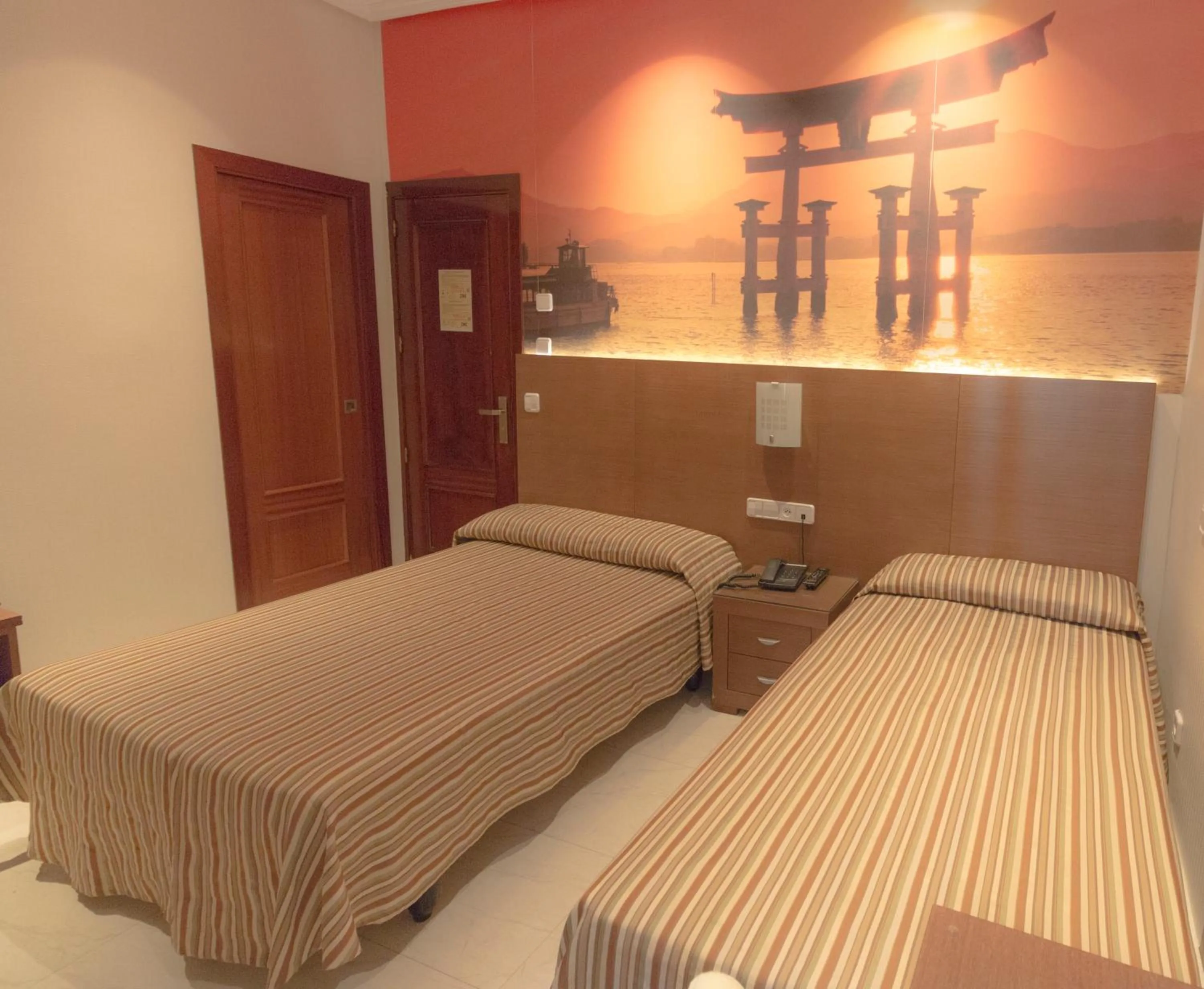 Photo of the whole room, Bed in Hostal Atocha Almudena Martín