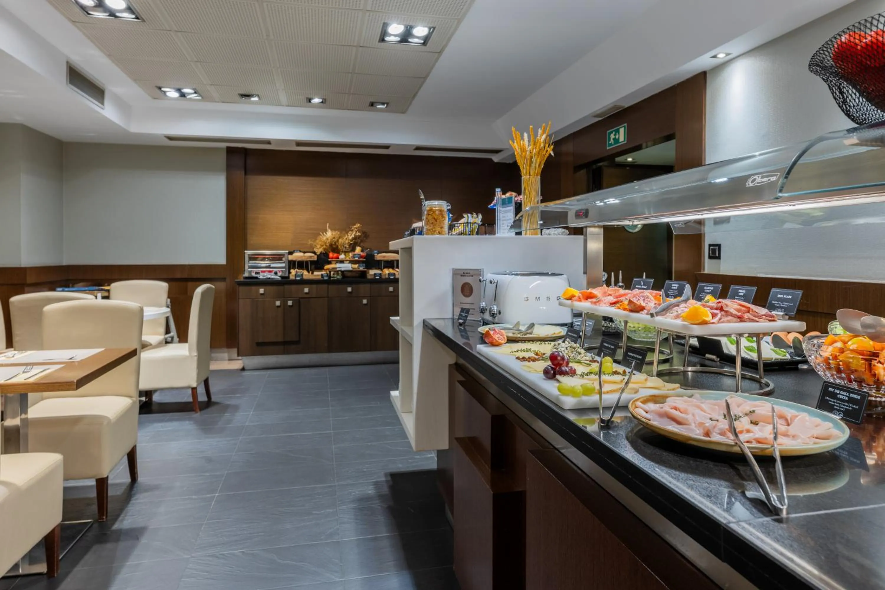 Buffet breakfast in Barcelona Hotel Colonial