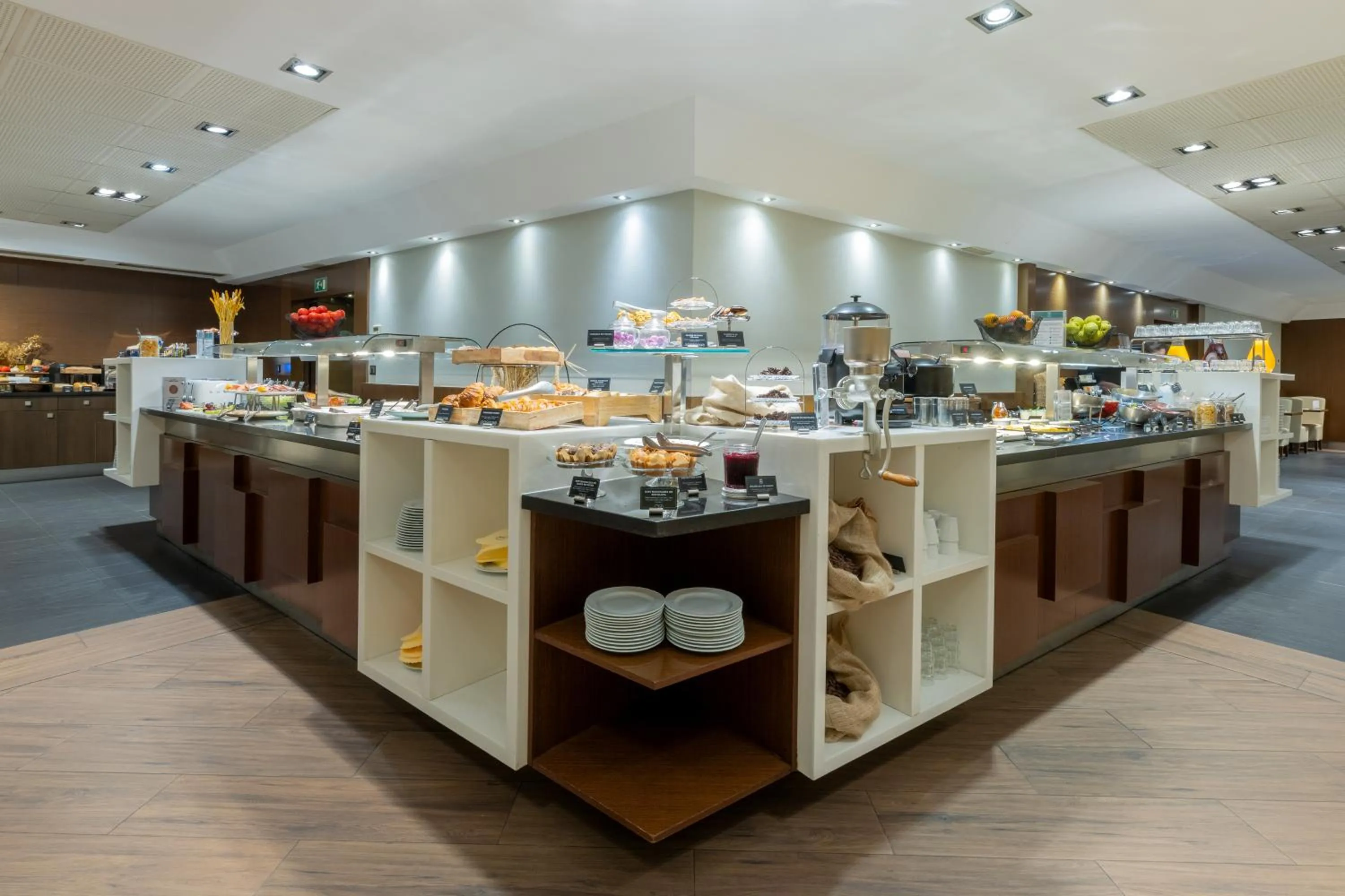 Buffet breakfast in Barcelona Hotel Colonial