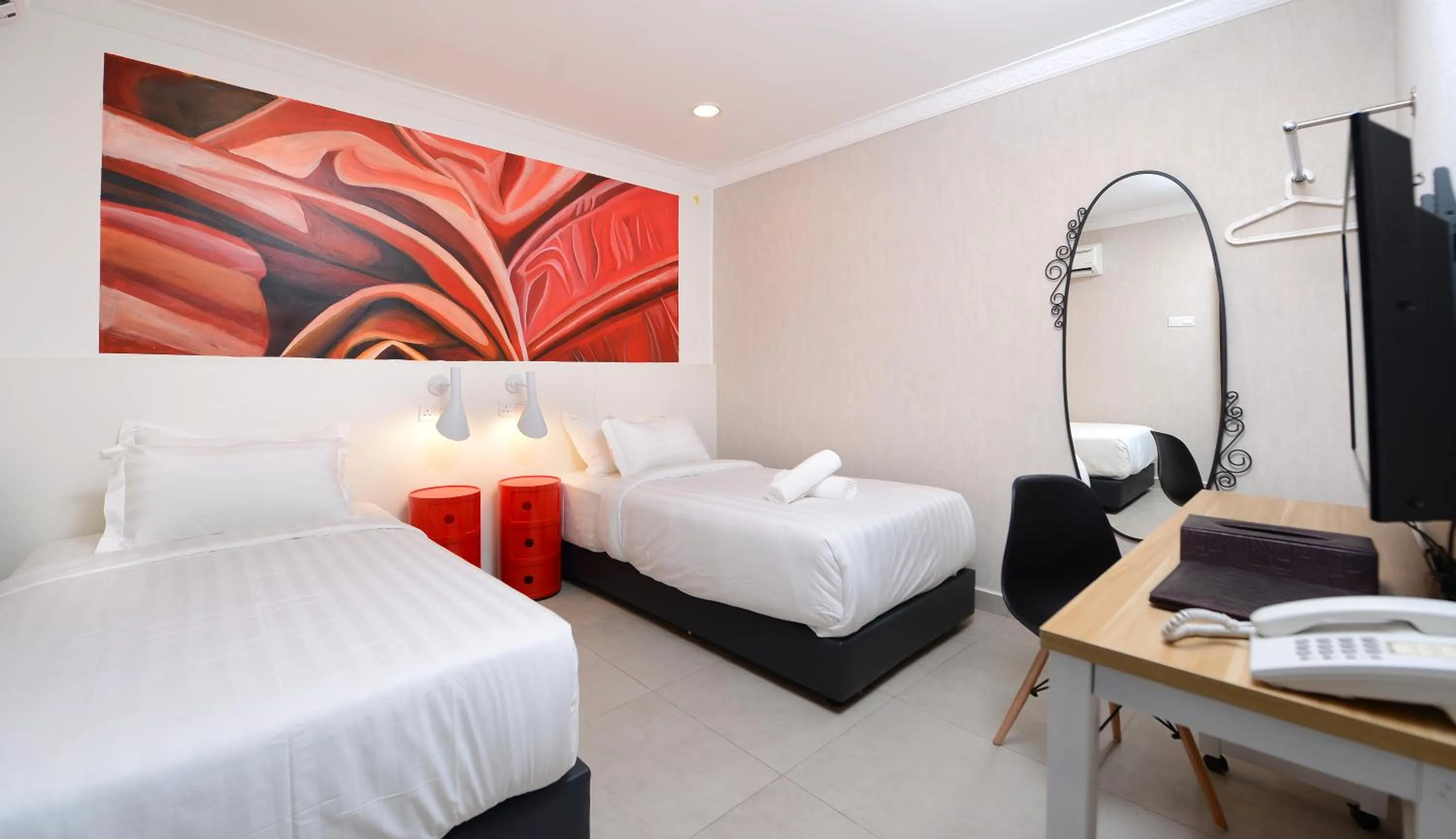 Photo of the whole room, Room Photo in Hotel de Art @ i-City