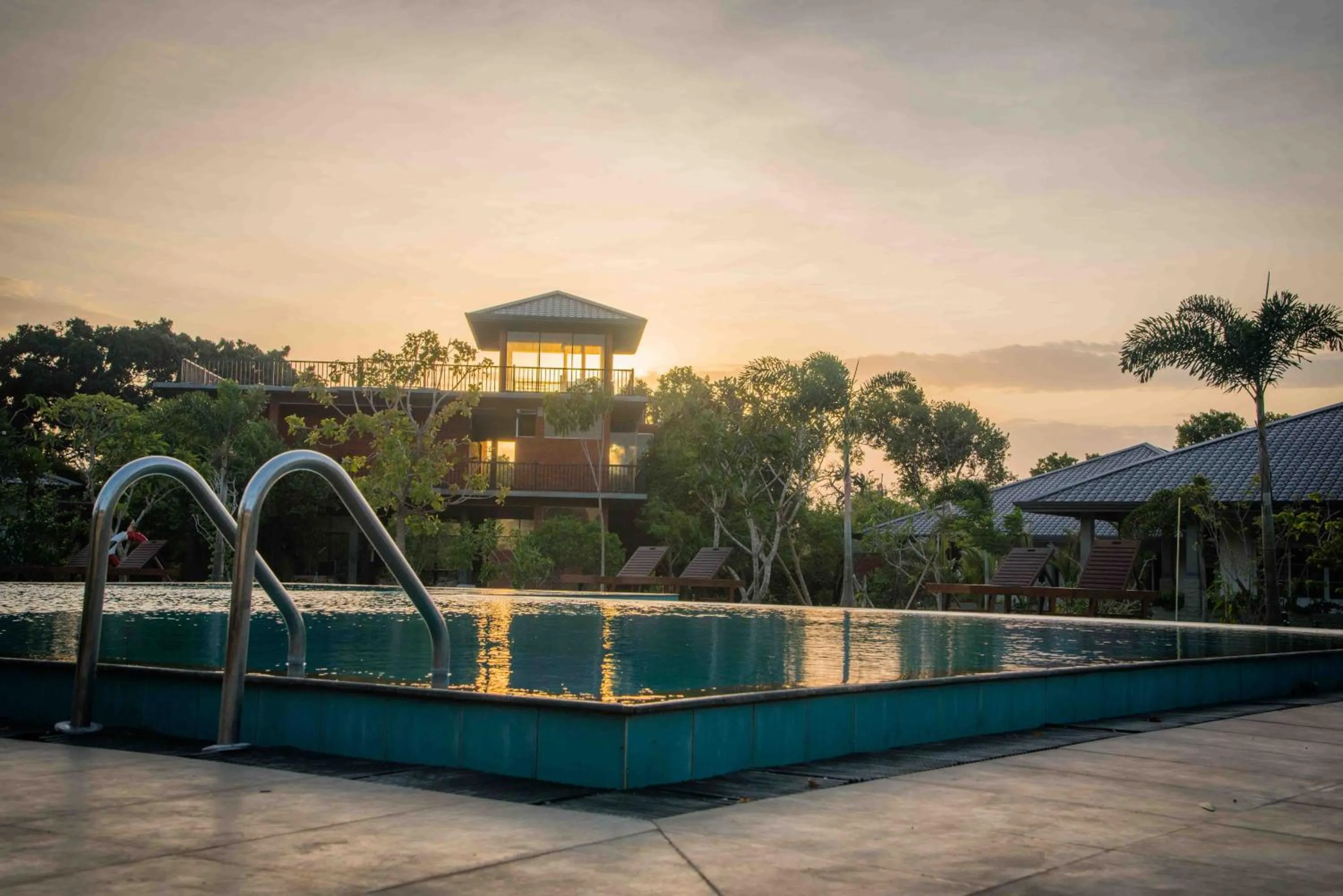 Pool view in Sungreen Resort Habarana