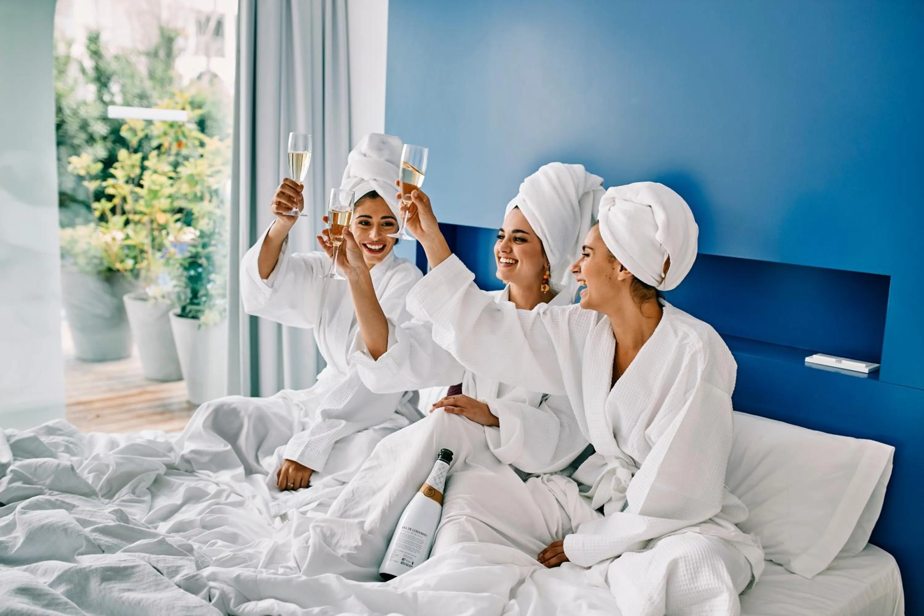 group of guests in Ebano Hotel Apartments & Spa