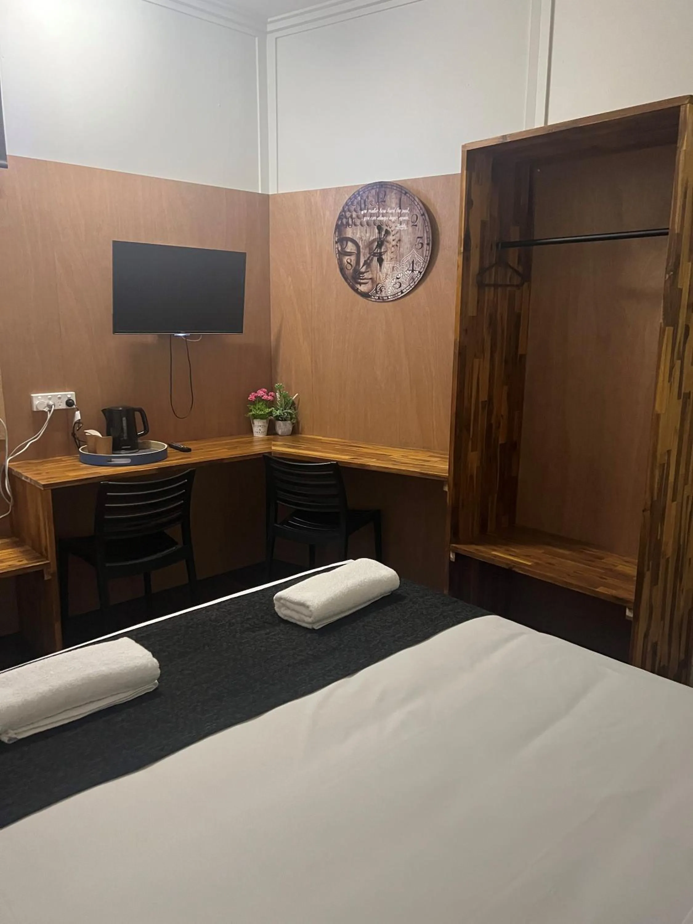 Bed in Gin Gin Budget Accommodation