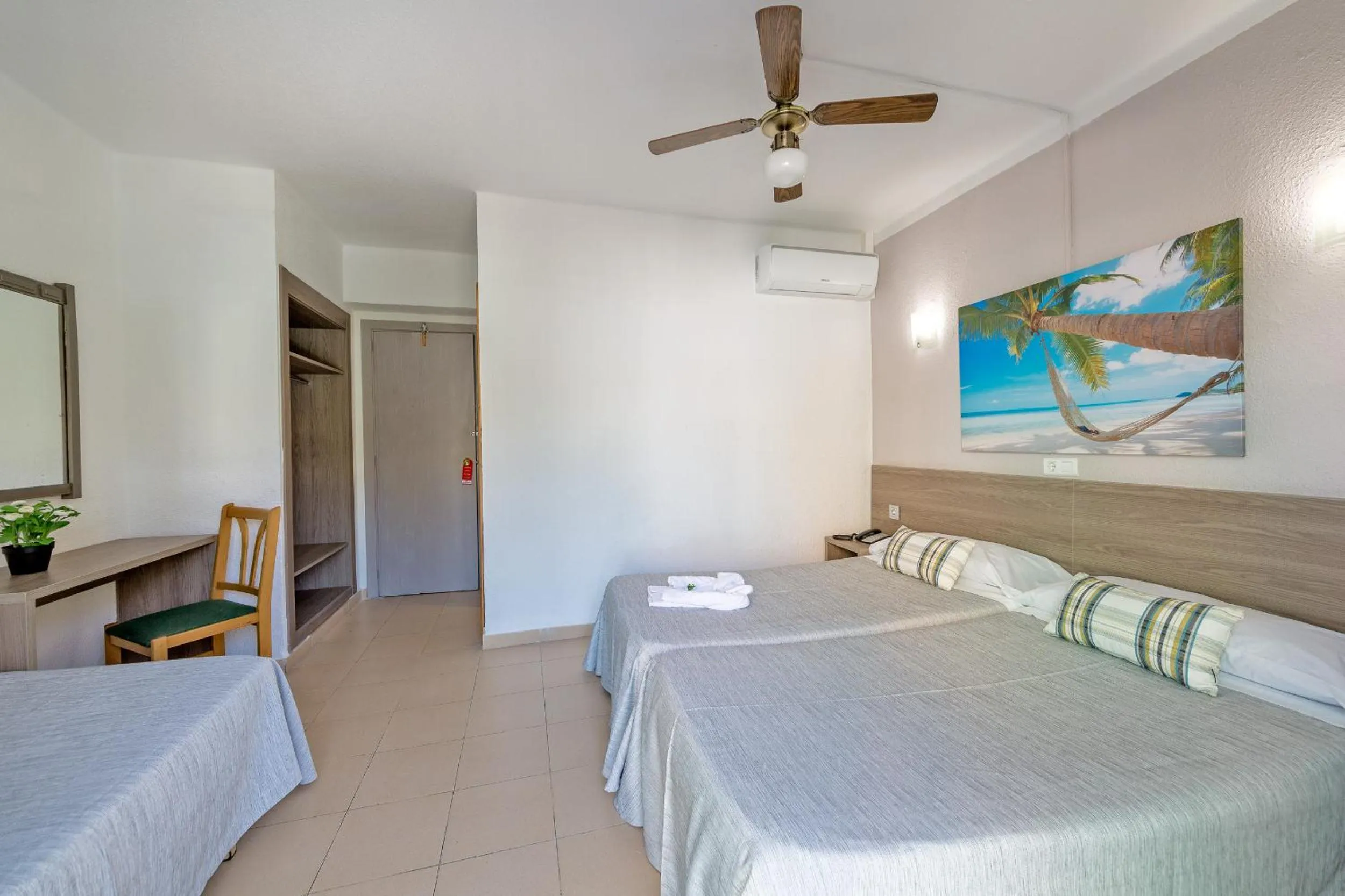 Triple Room in Hotel Costa Mediterraneo