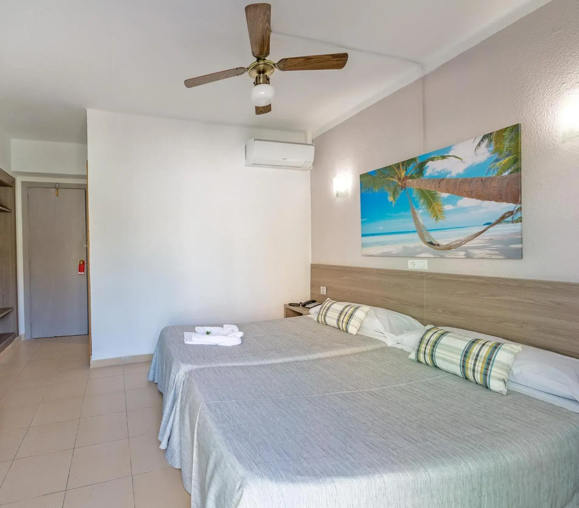 Superior Twin Room in Hotel Costa Mediterráneo - Only Adults 16 Superior Twin Room in Hotel Costa Mediterráneo - Only Adults 16