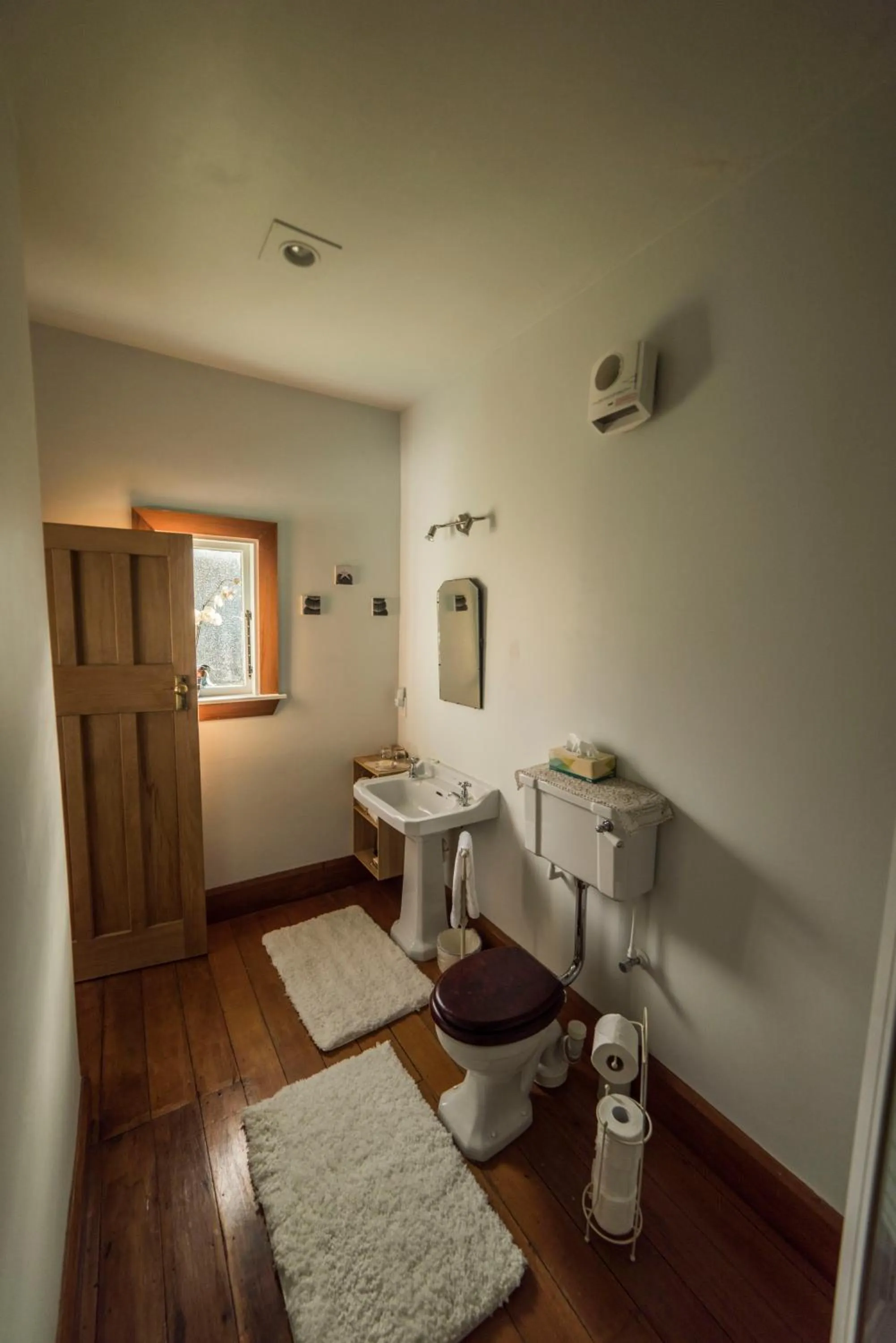 Bathroom in Barbs Place