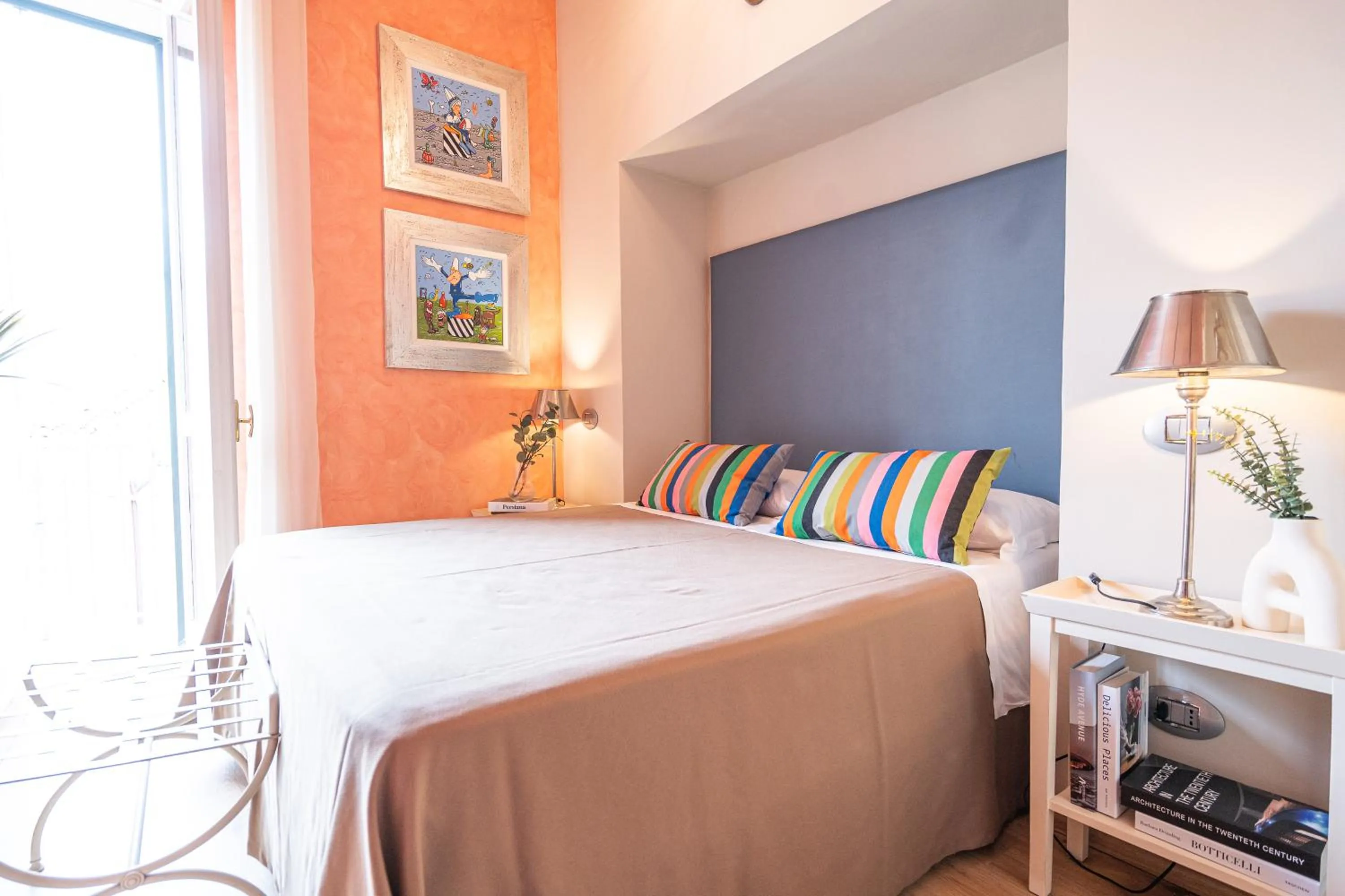 Photo of the whole room, Bed in La Lisca