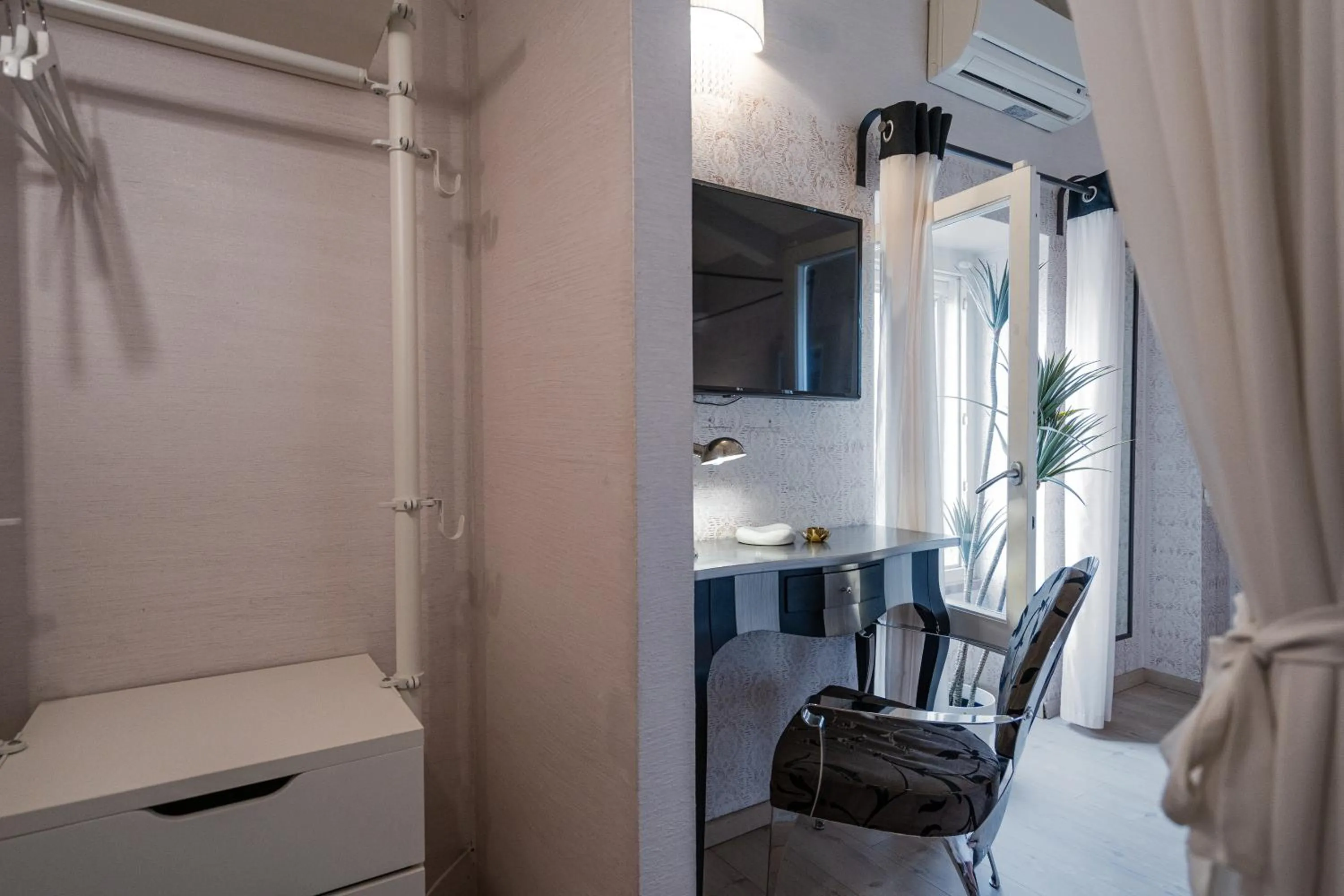 Photo of the whole room, Bed in La Lisca