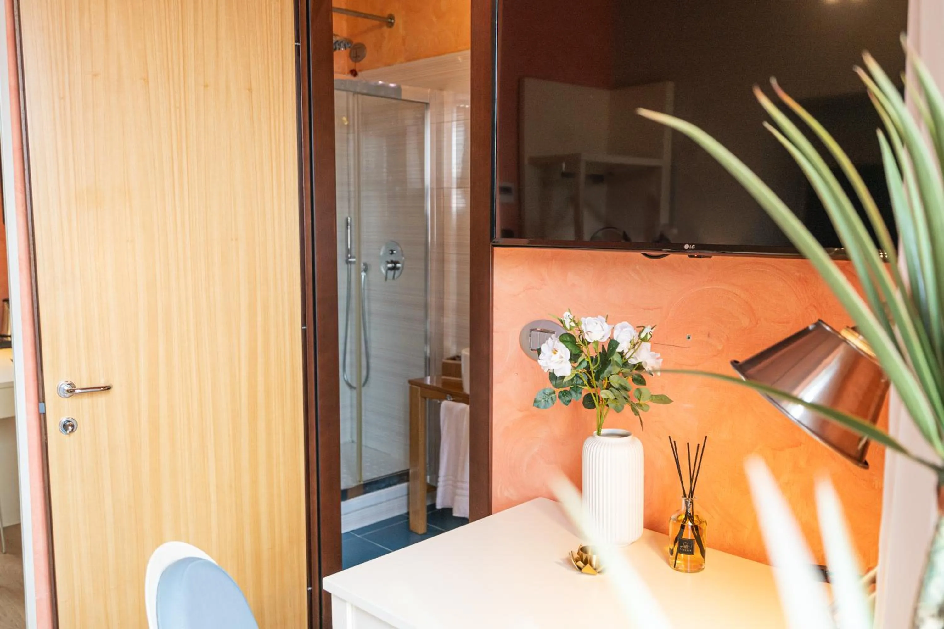 Photo of the whole room in La Lisca