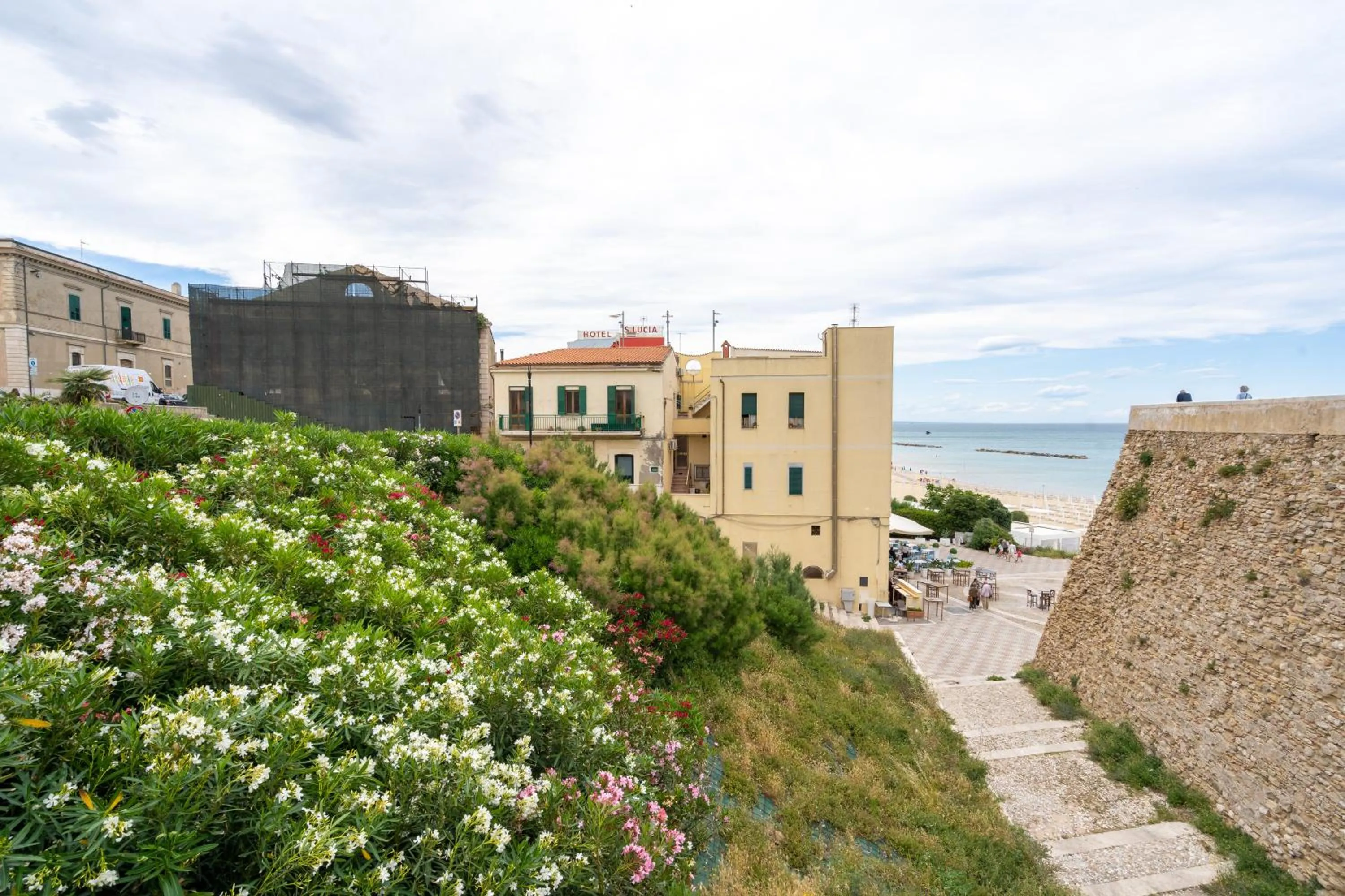 Nearby landmark in La Lisca