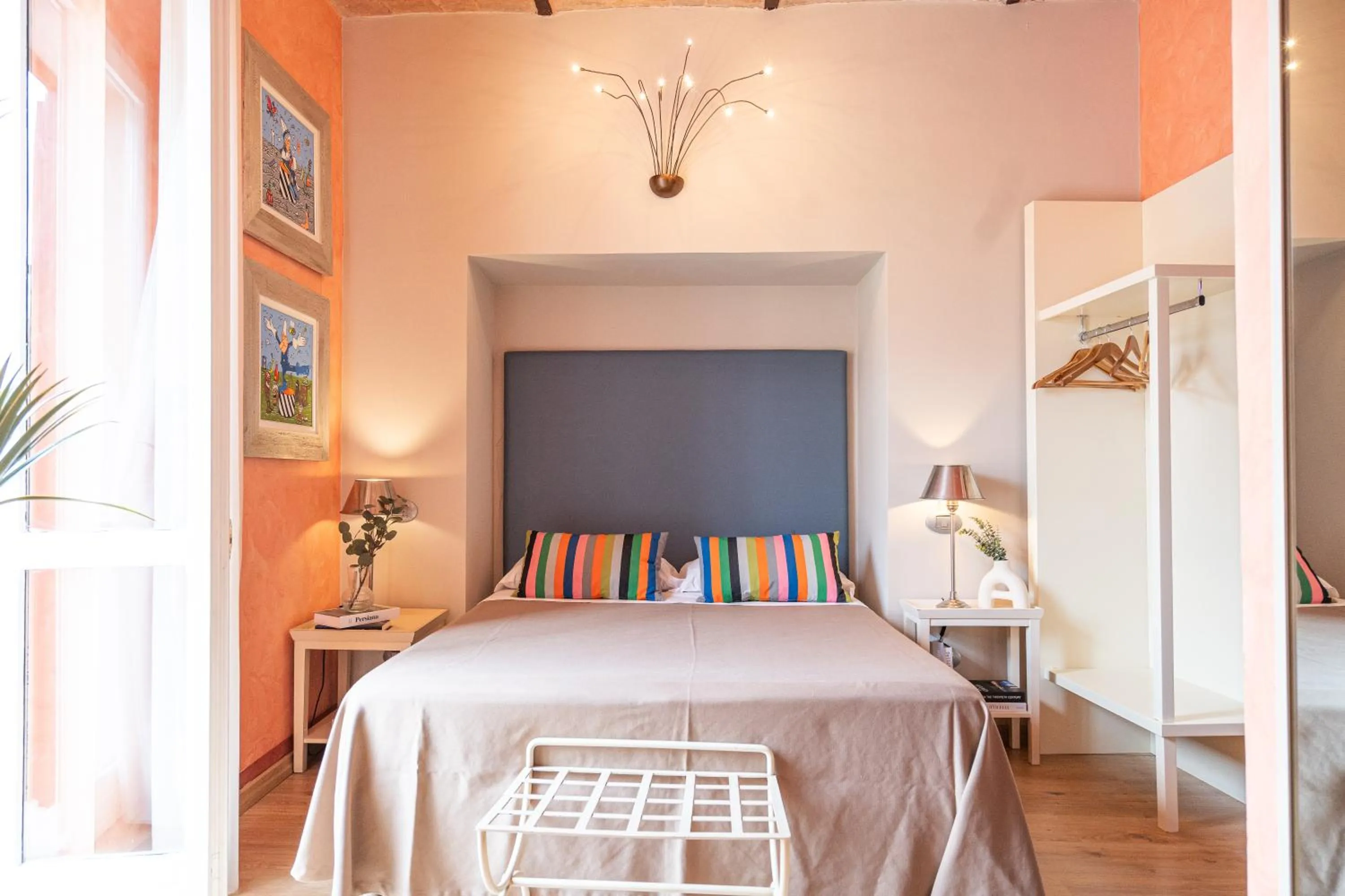 Photo of the whole room, Bed in La Lisca