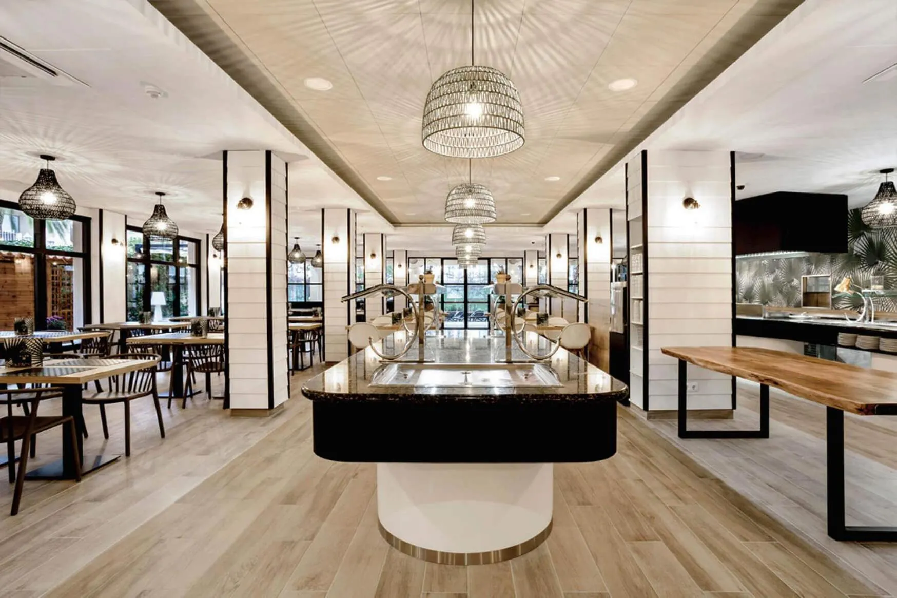 Restaurant/places to eat in Hotel Acapulco