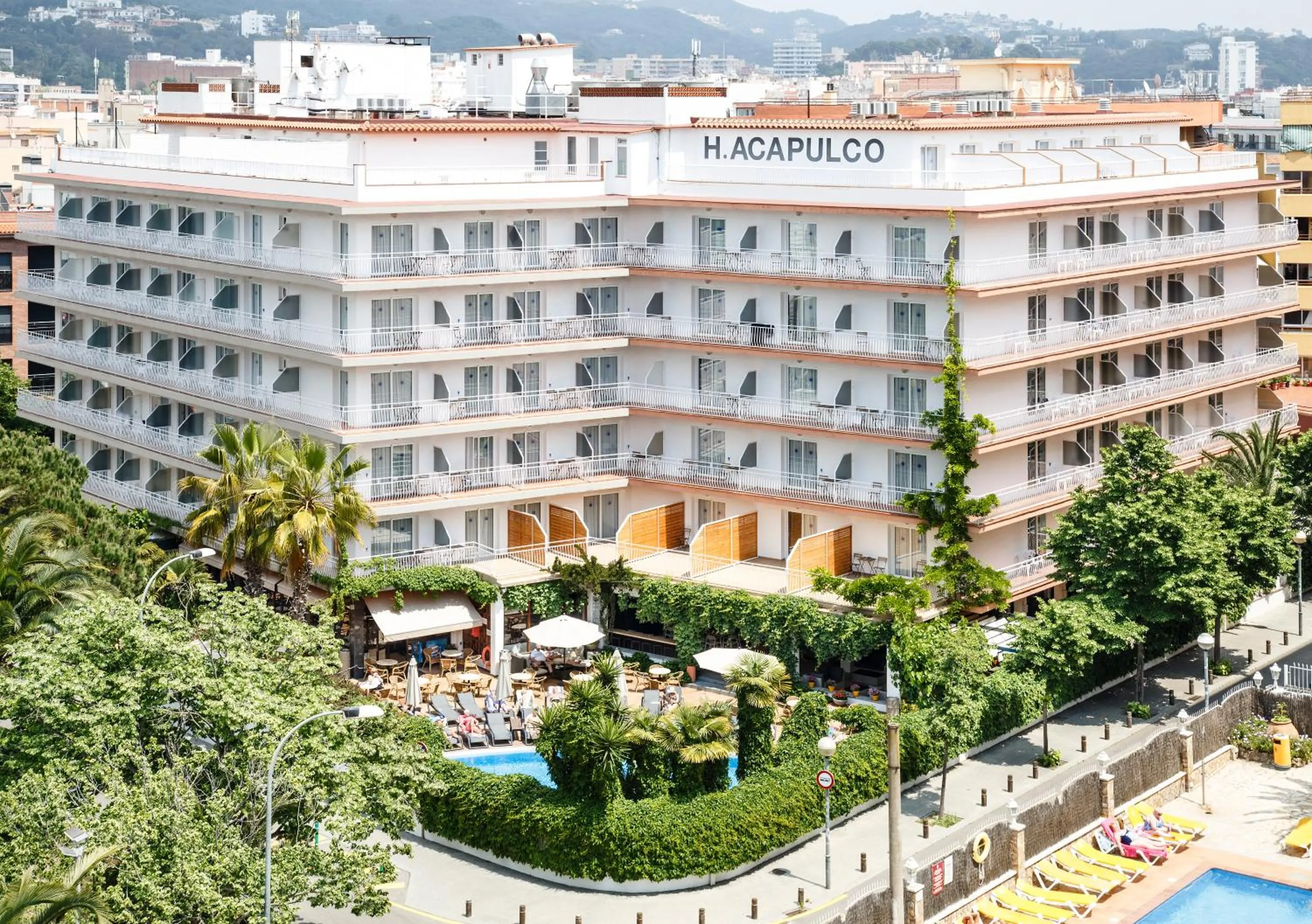 Facade/entrance in Hotel Acapulco