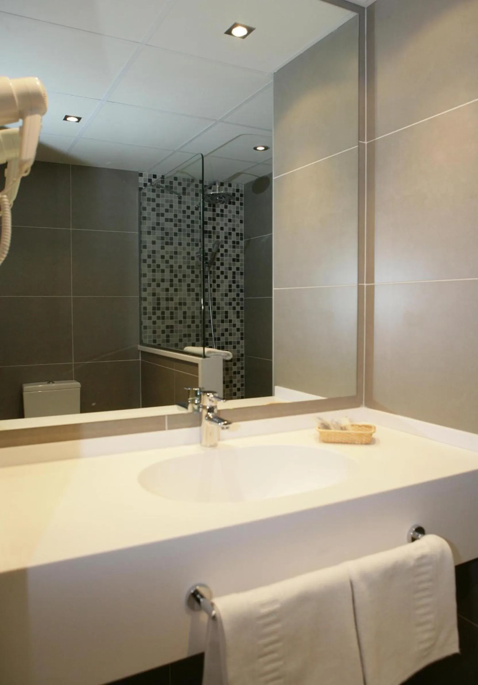 Bathroom in Hotel Acapulco