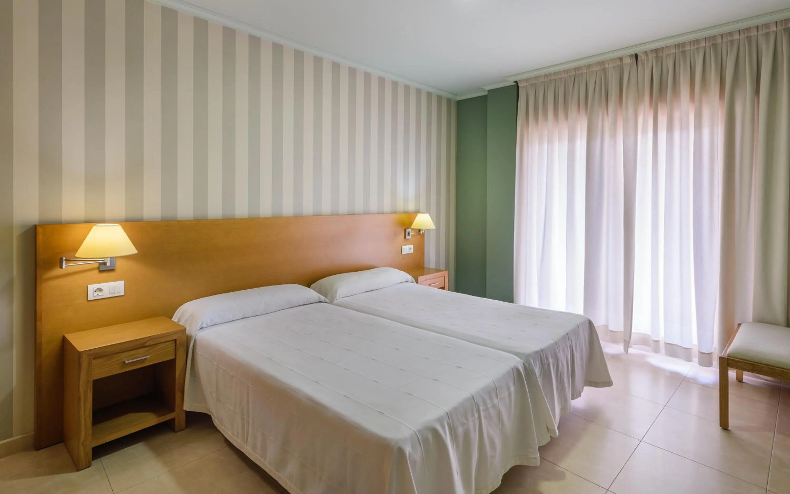 Bedroom, Bed in Apartamentos Trisquel