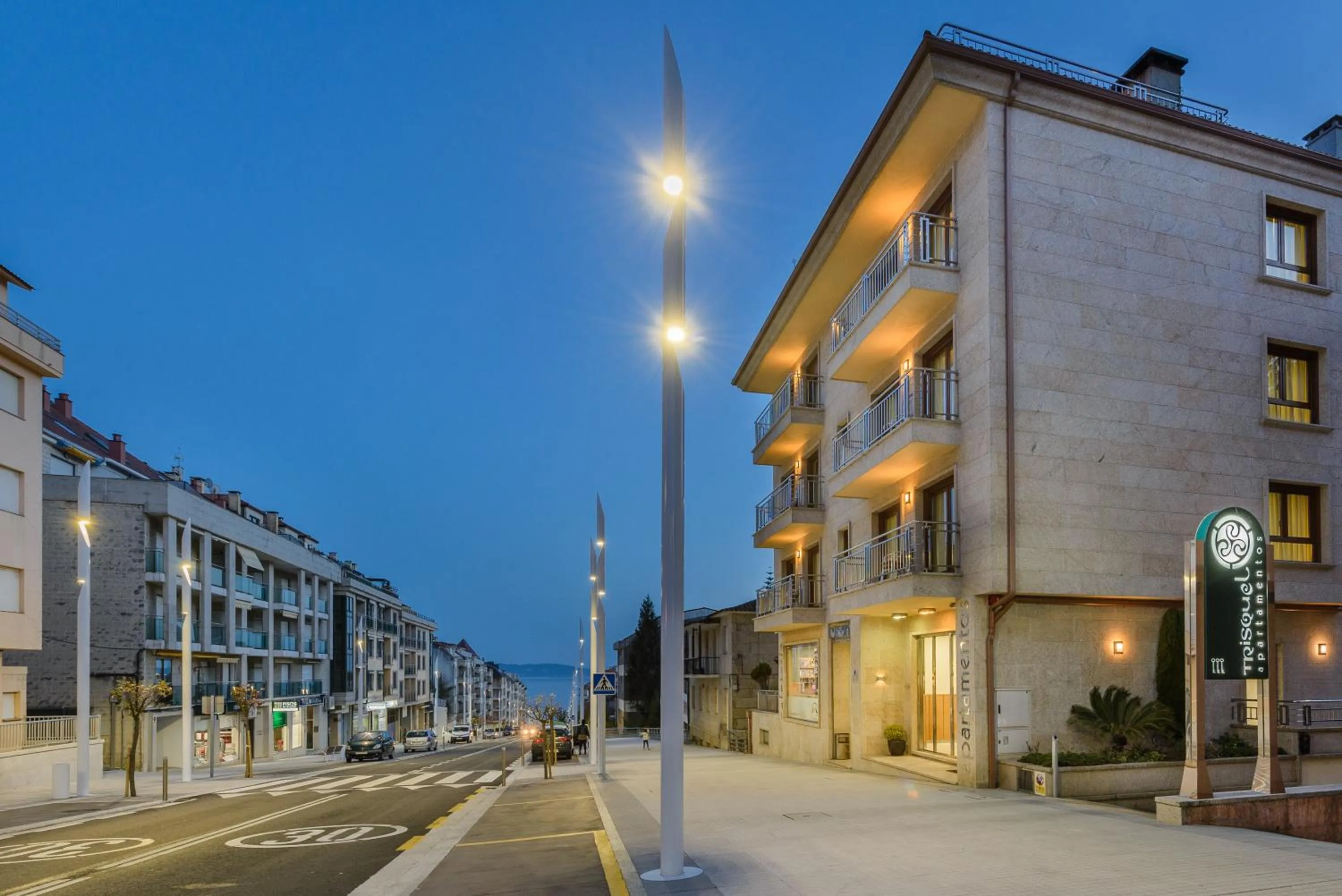 Facade/entrance in Apartamentos Trisquel