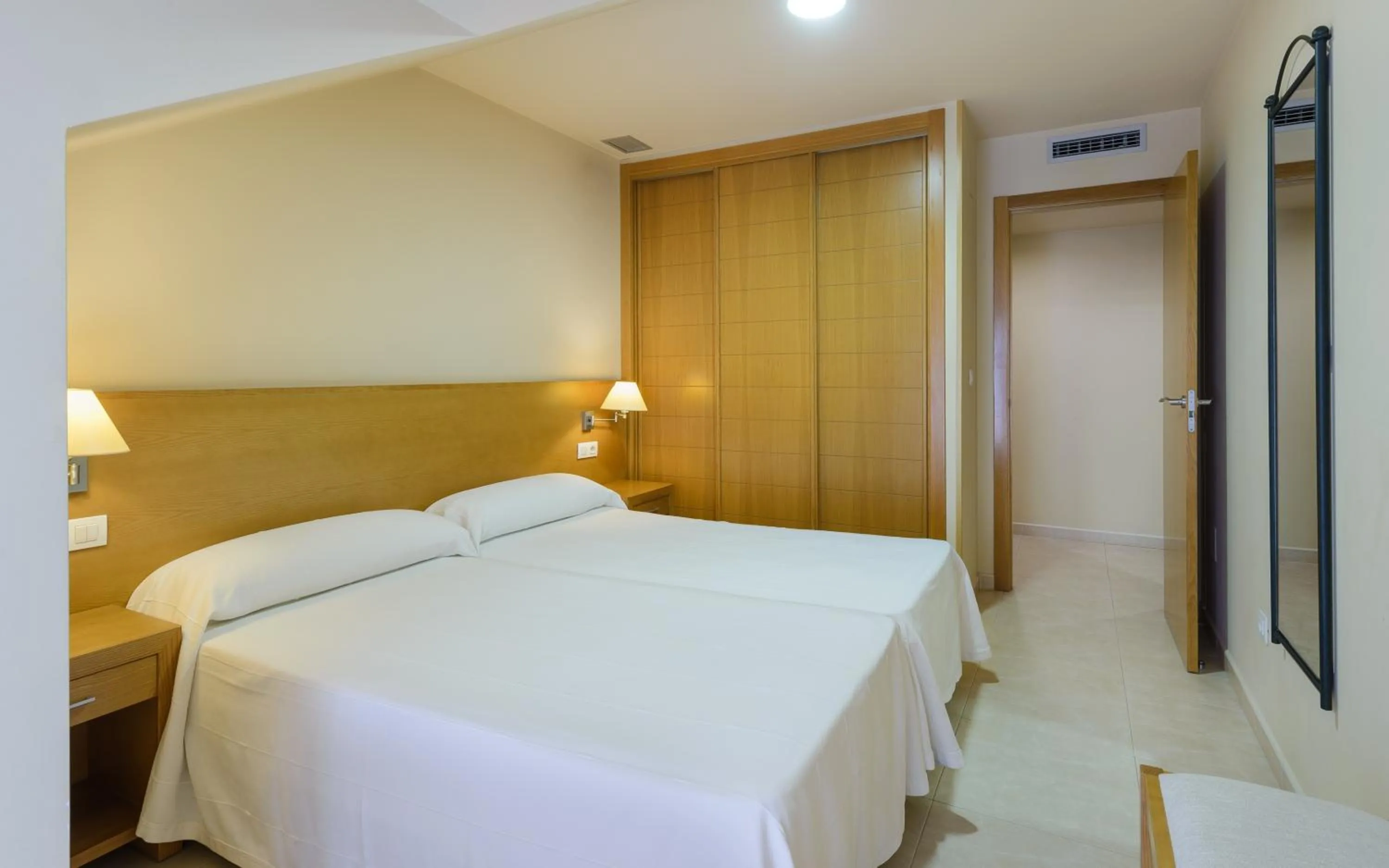 Bedroom, Bed in Apartamentos Trisquel